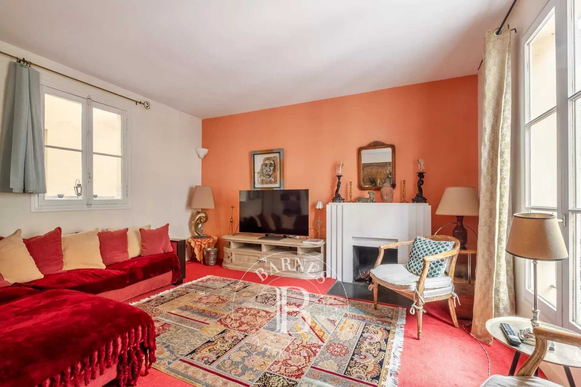 Paris  - Appartement 3 Pièces 2 Chambres