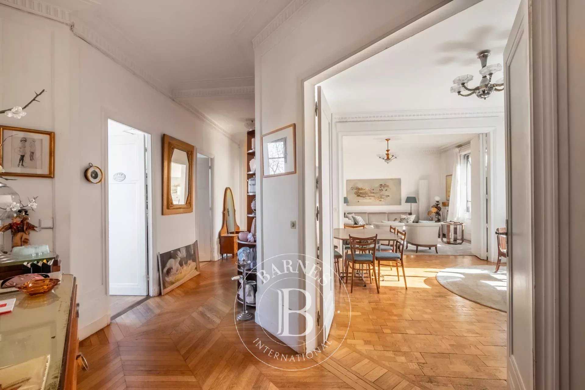 Paris  - Apartment 3 Bedrooms