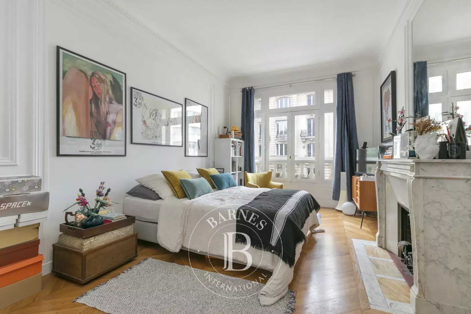 Paris  - Appartement 6 Pièces 4 Chambres