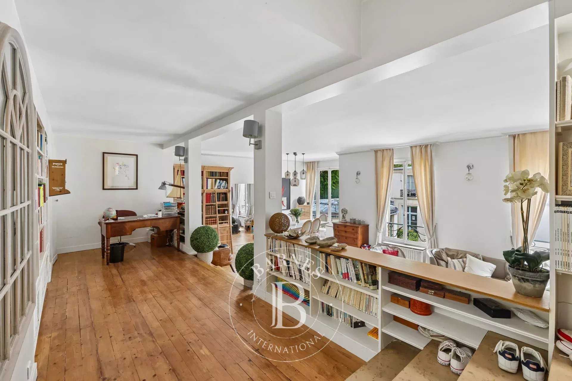 Paris  - Apartment 3 Bedrooms