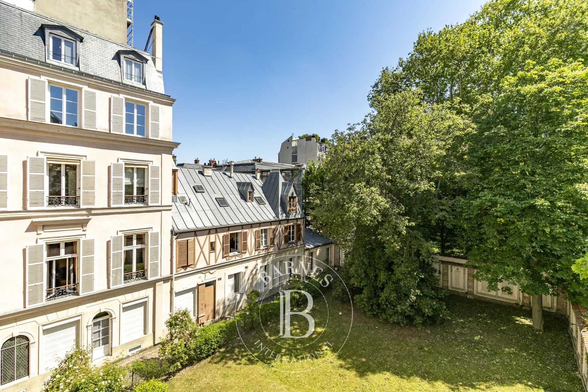 Paris  - Appartement 7 Pièces 4 Chambres
