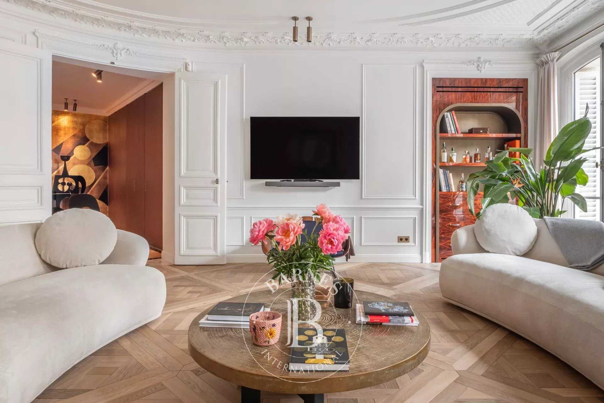 Paris  - Appartement 6 Pi&egrave;ces 4 Chambres