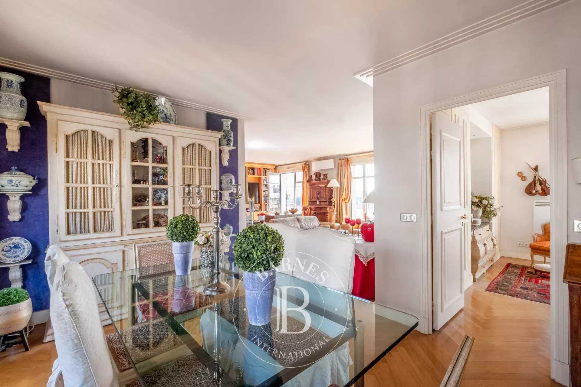 Paris  - Apartment 2 Bedrooms