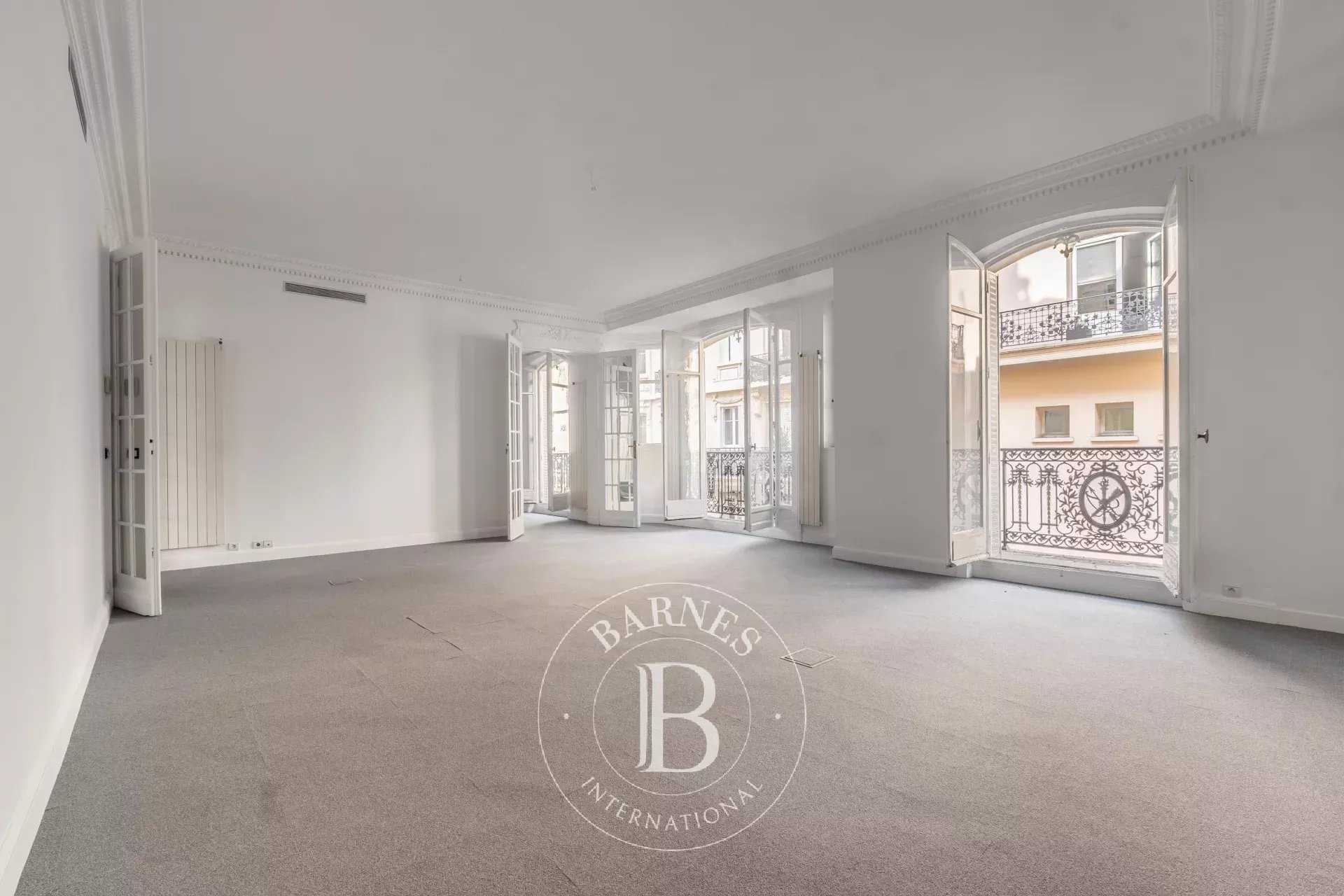 Paris  - Apartment 4 Bedrooms
