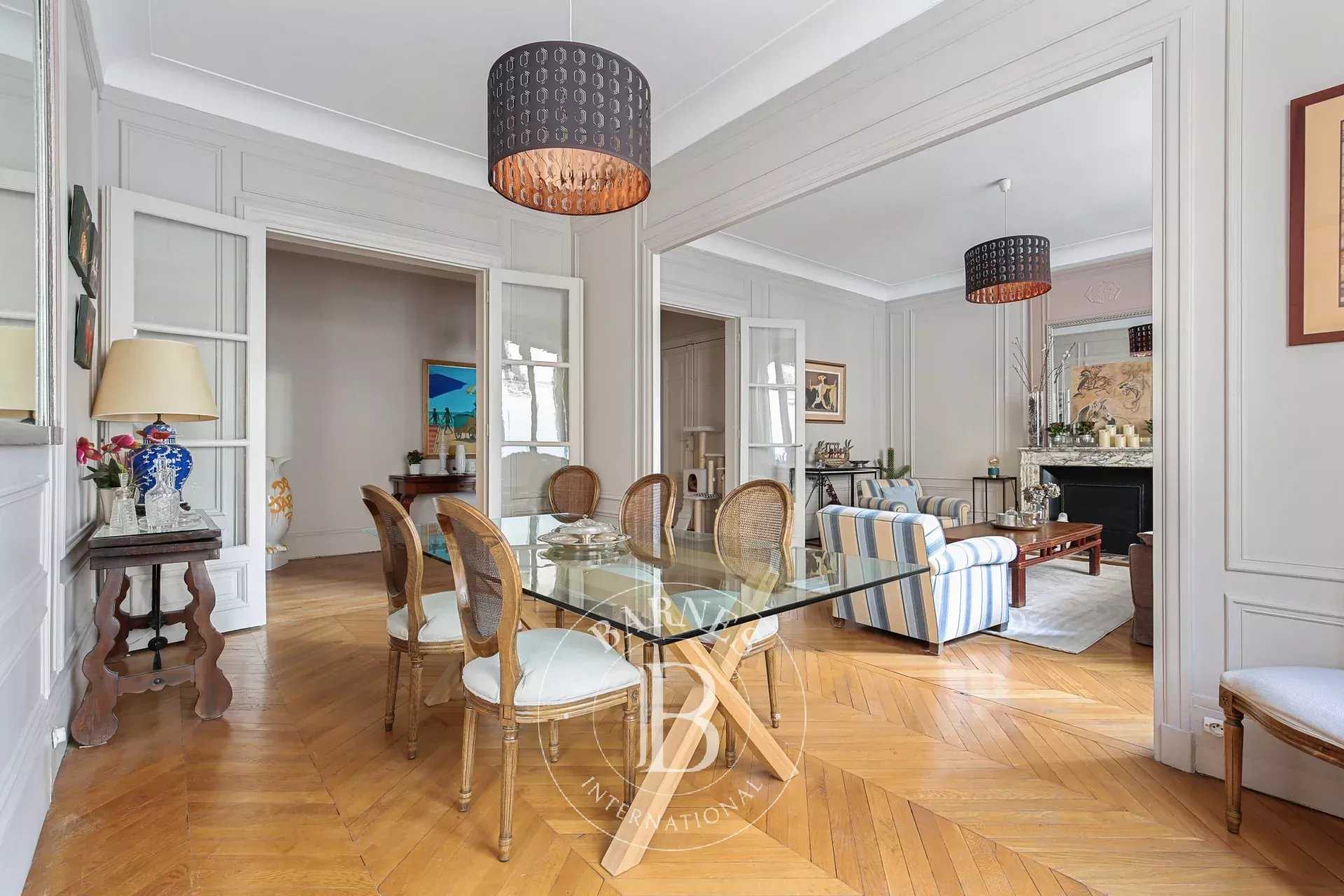 Paris  - Appartement 6 Pièces 4 Chambres