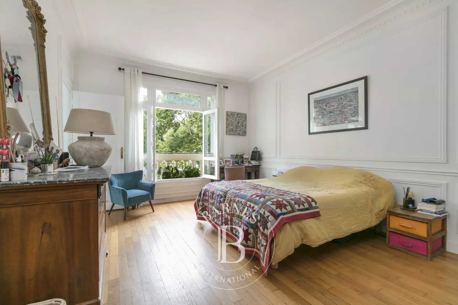Paris  - Appartement 6 Pièces 4 Chambres