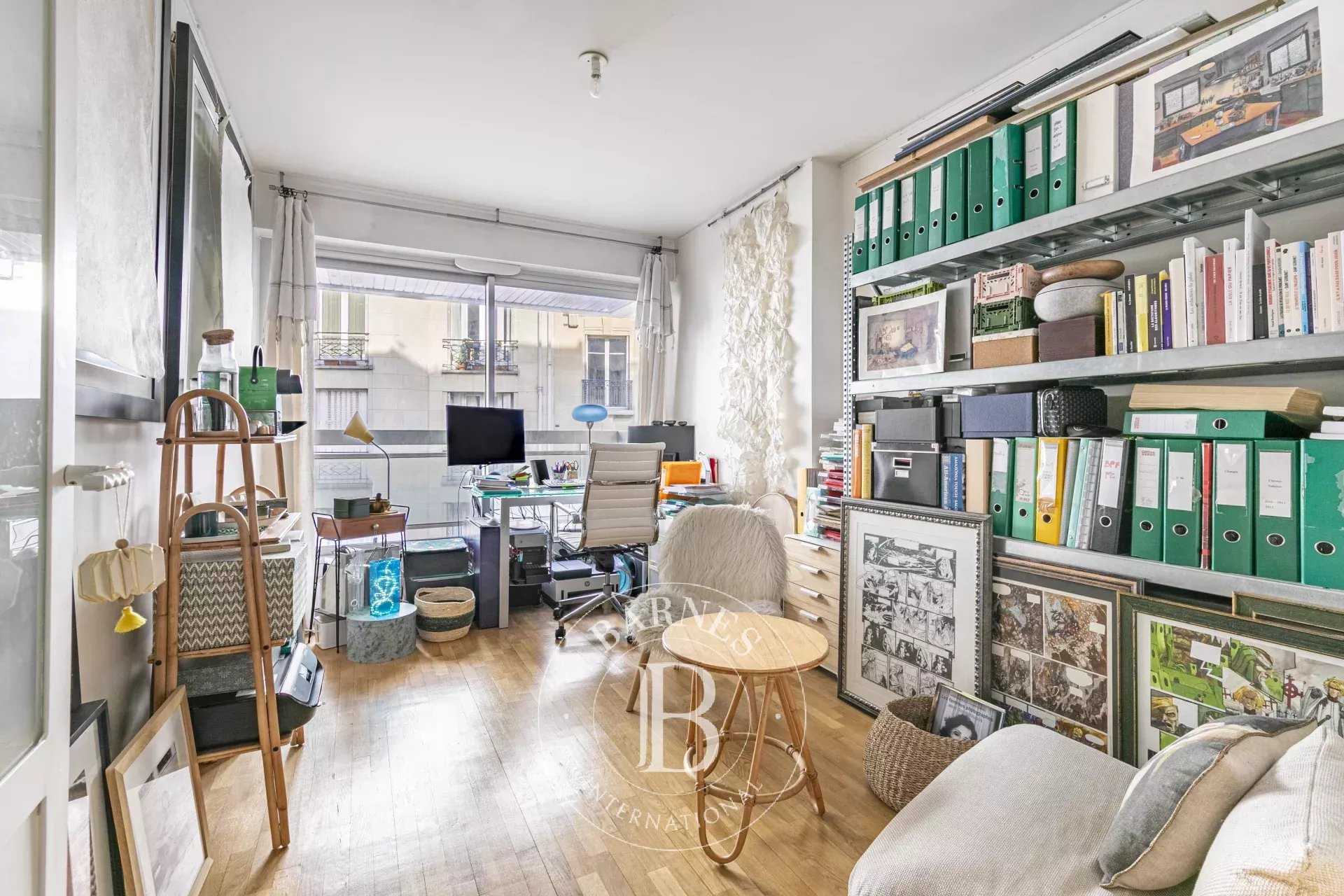 Paris  - Appartement 5 Pièces 4 Chambres
