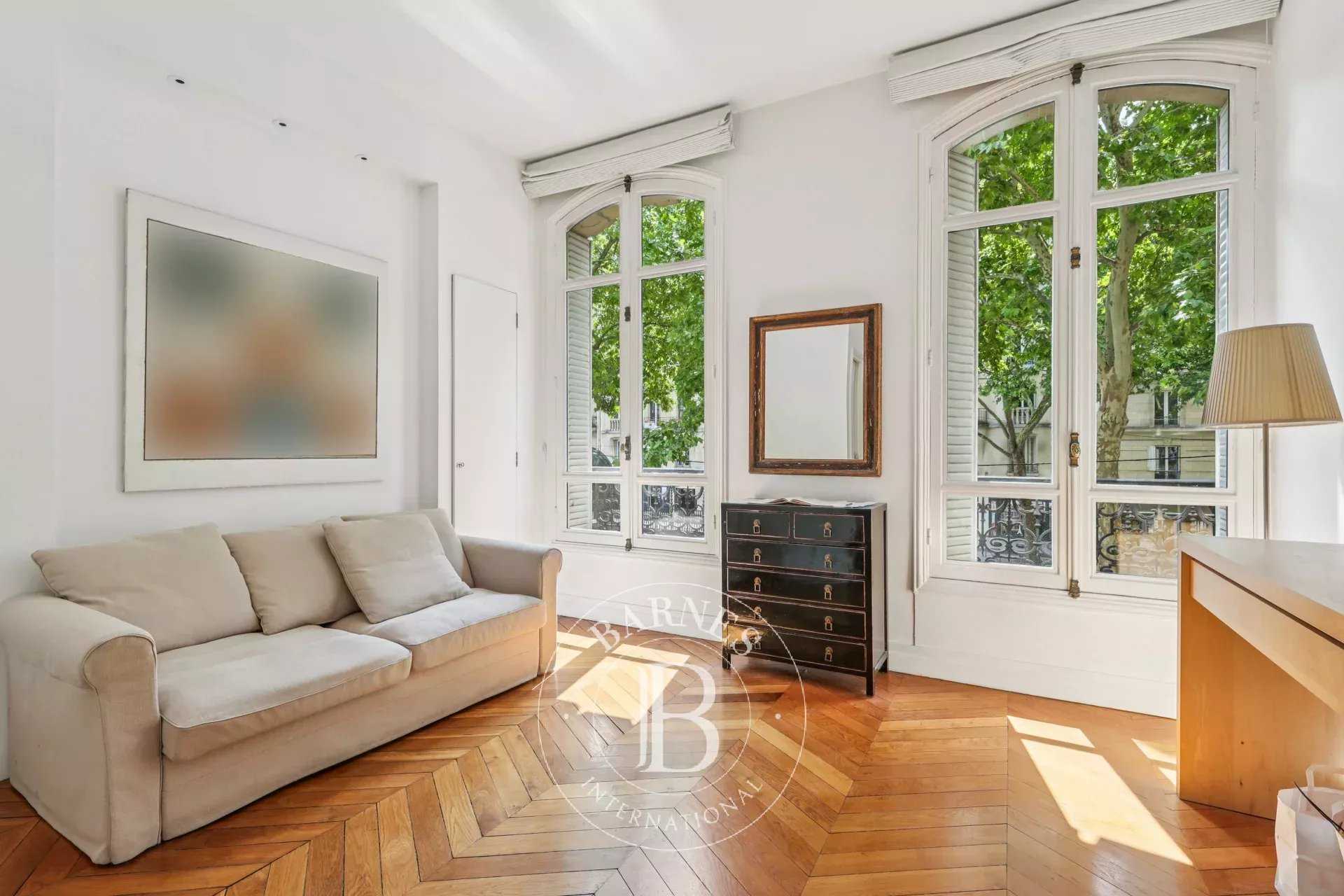 Paris  - Appartement 5 Pi&egrave;ces 3 Chambres