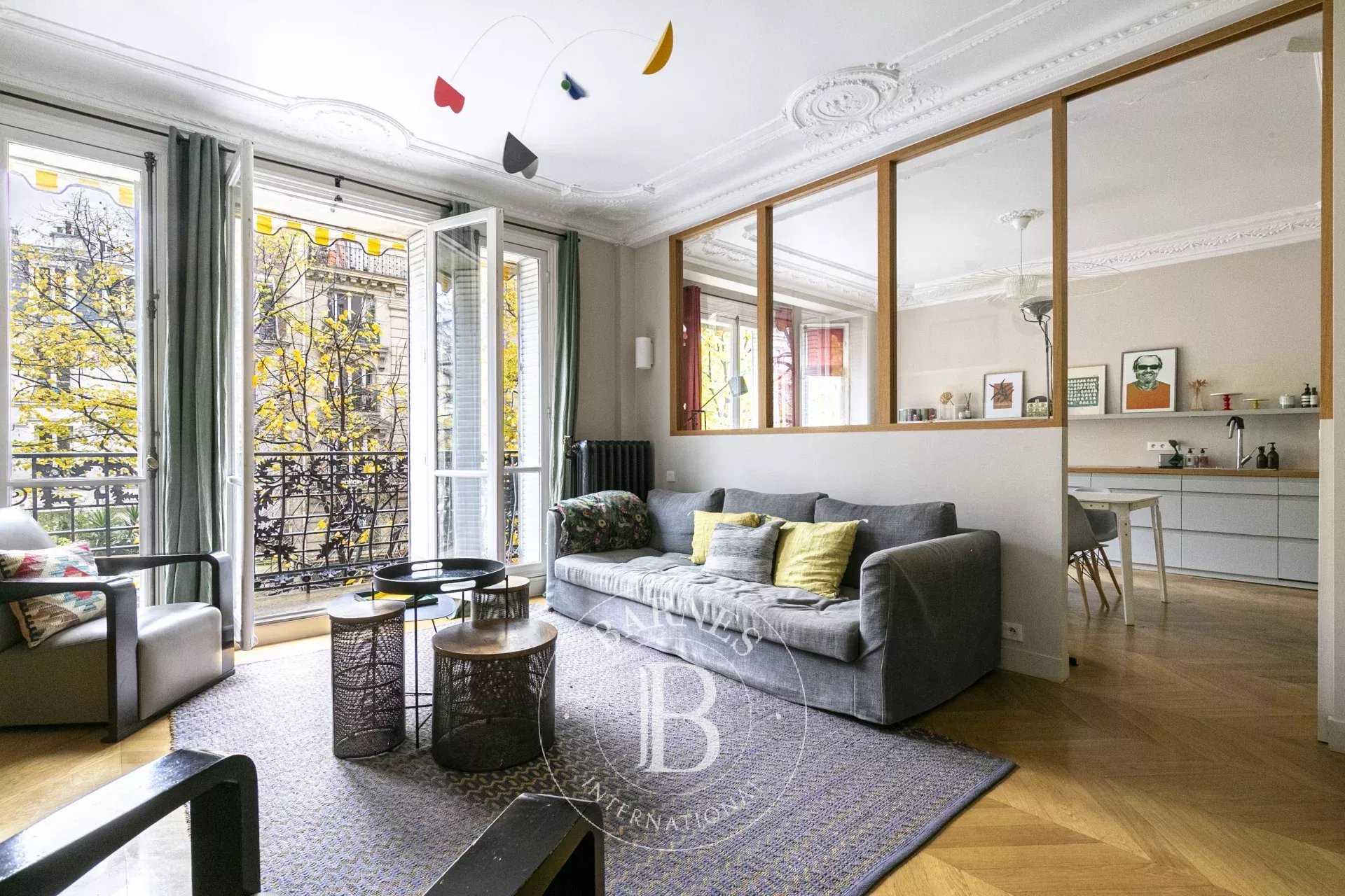 Paris  - Appartement 5 Pièces 3 Chambres