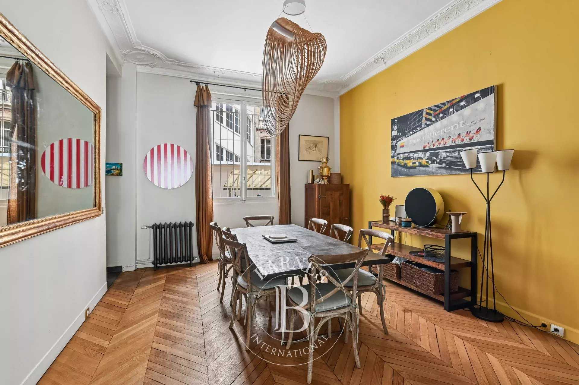 Paris  - Appartement 7 Pi&egrave;ces 4 Chambres