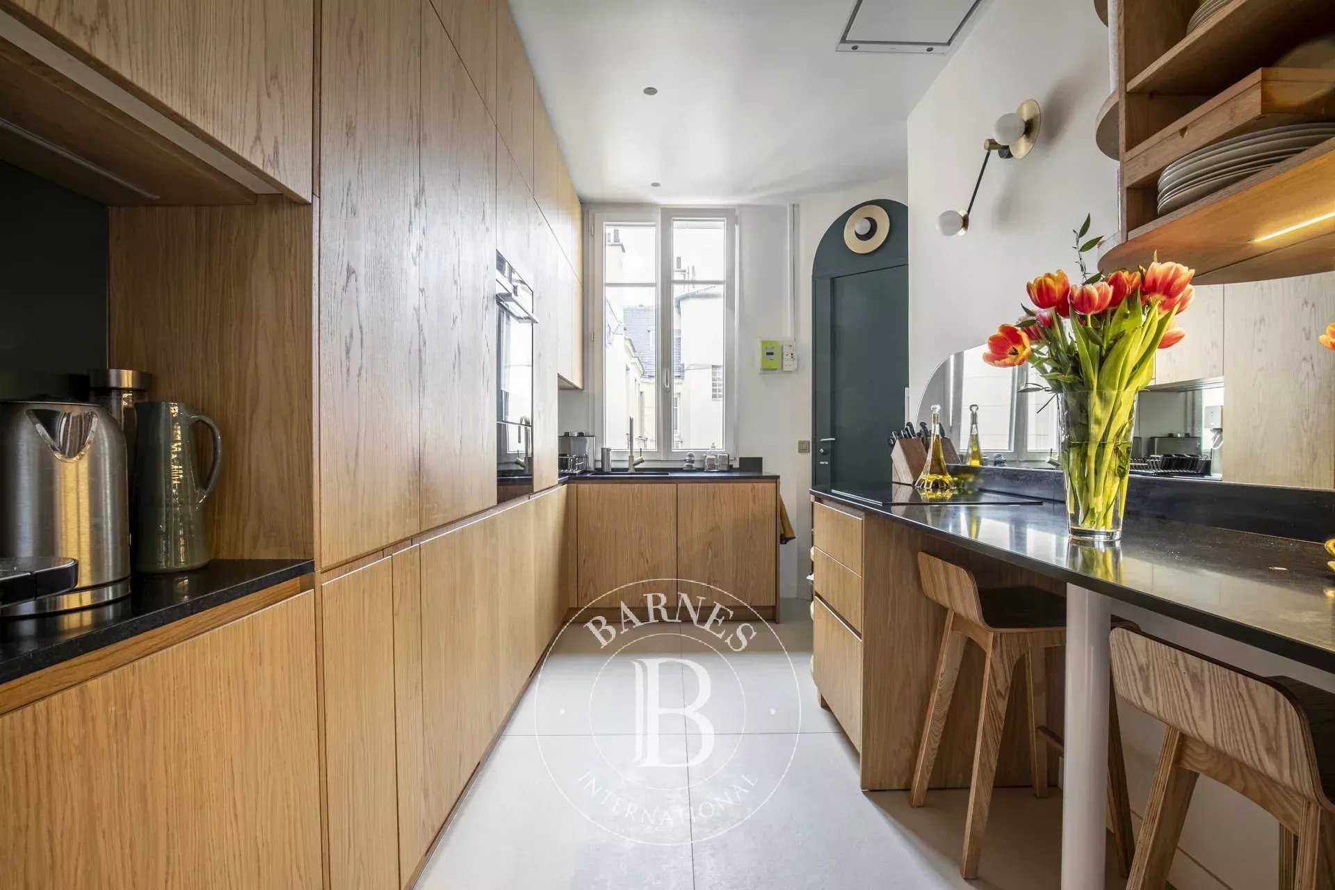 Paris  - Appartement 5 Pi&egrave;ces 3 Chambres