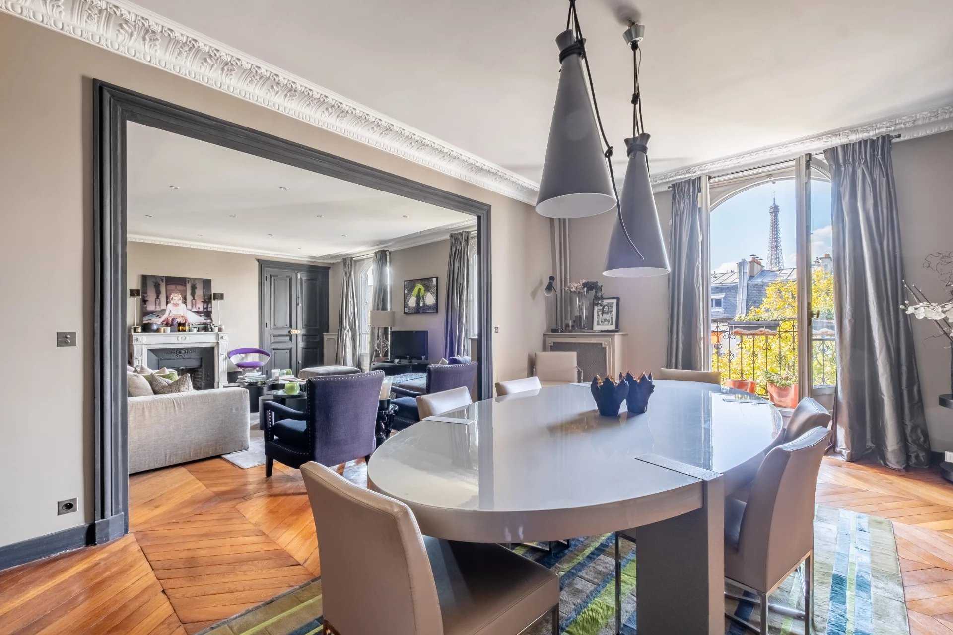 Paris  - Appartement 4 Pi&egrave;ces 2 Chambres