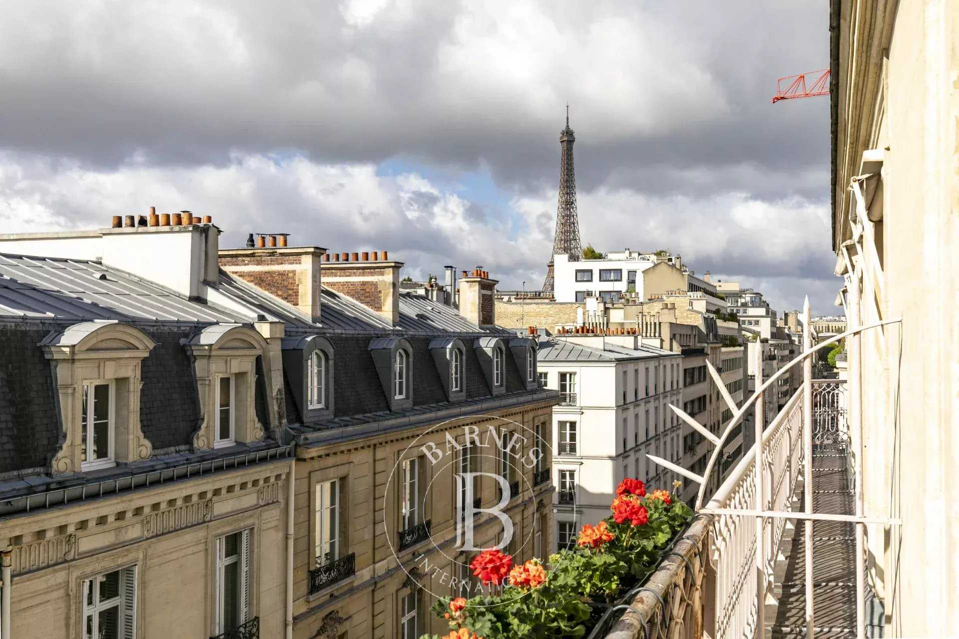 Paris  - Appartement 4 Pi&egrave;ces 2 Chambres