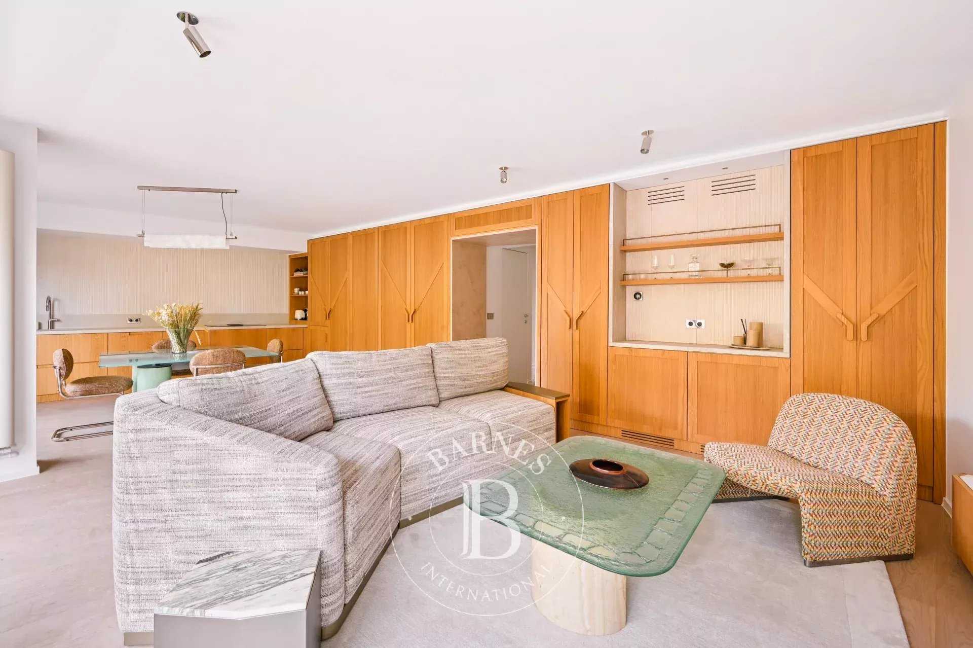 Paris  - Appartement 4 Pièces 2 Chambres