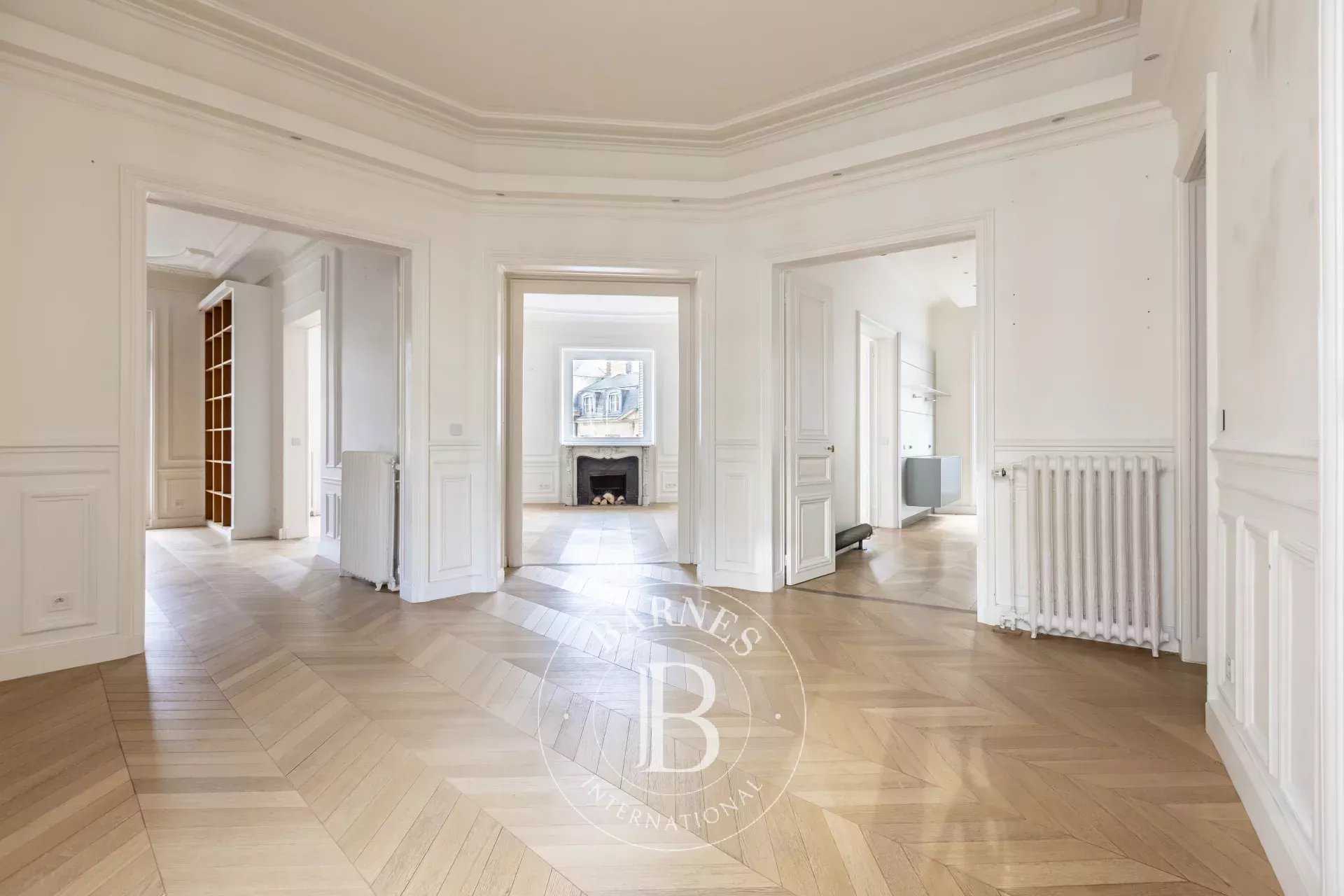 Apartment Paris 75007