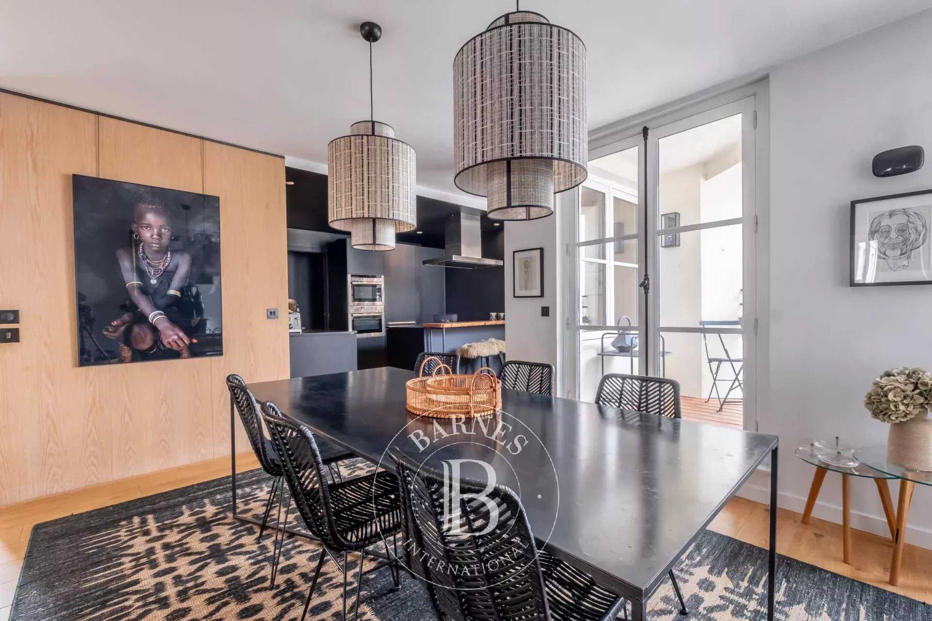 Paris  - Appartement 4 Pièces 2 Chambres