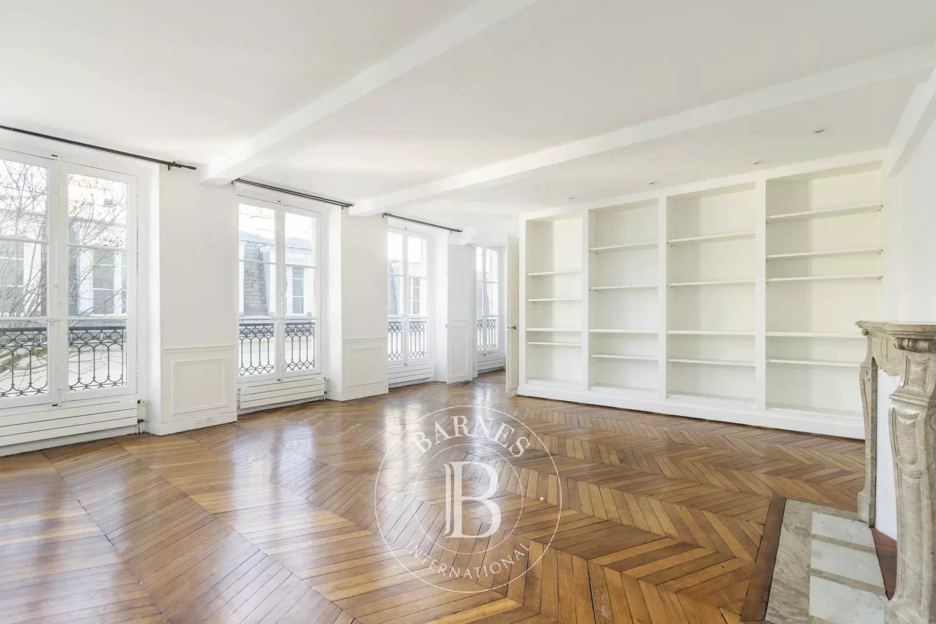 Paris  - Appartement 4 Pi&egrave;ces 2 Chambres