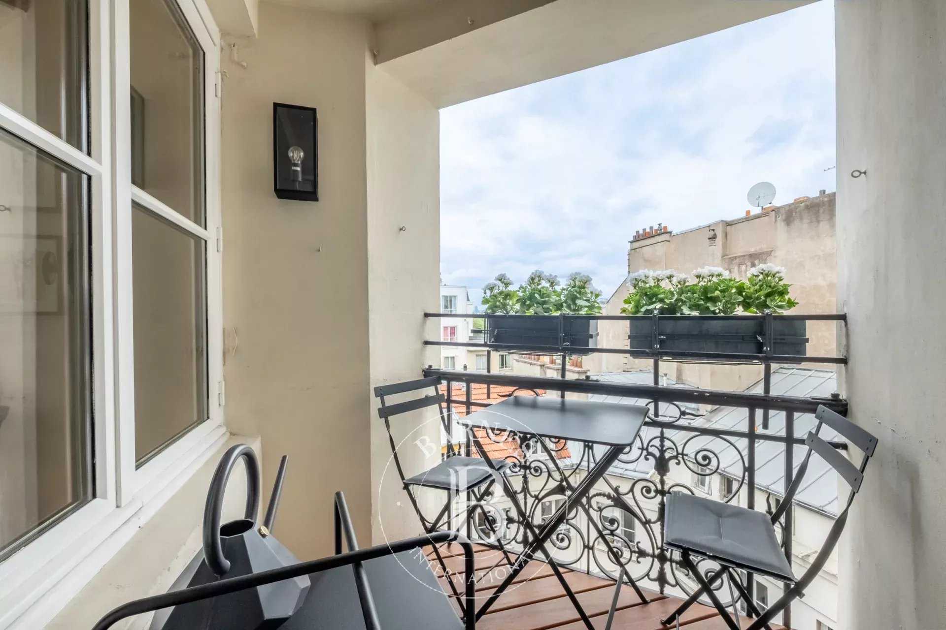 Paris  - Appartement 4 Pièces 2 Chambres