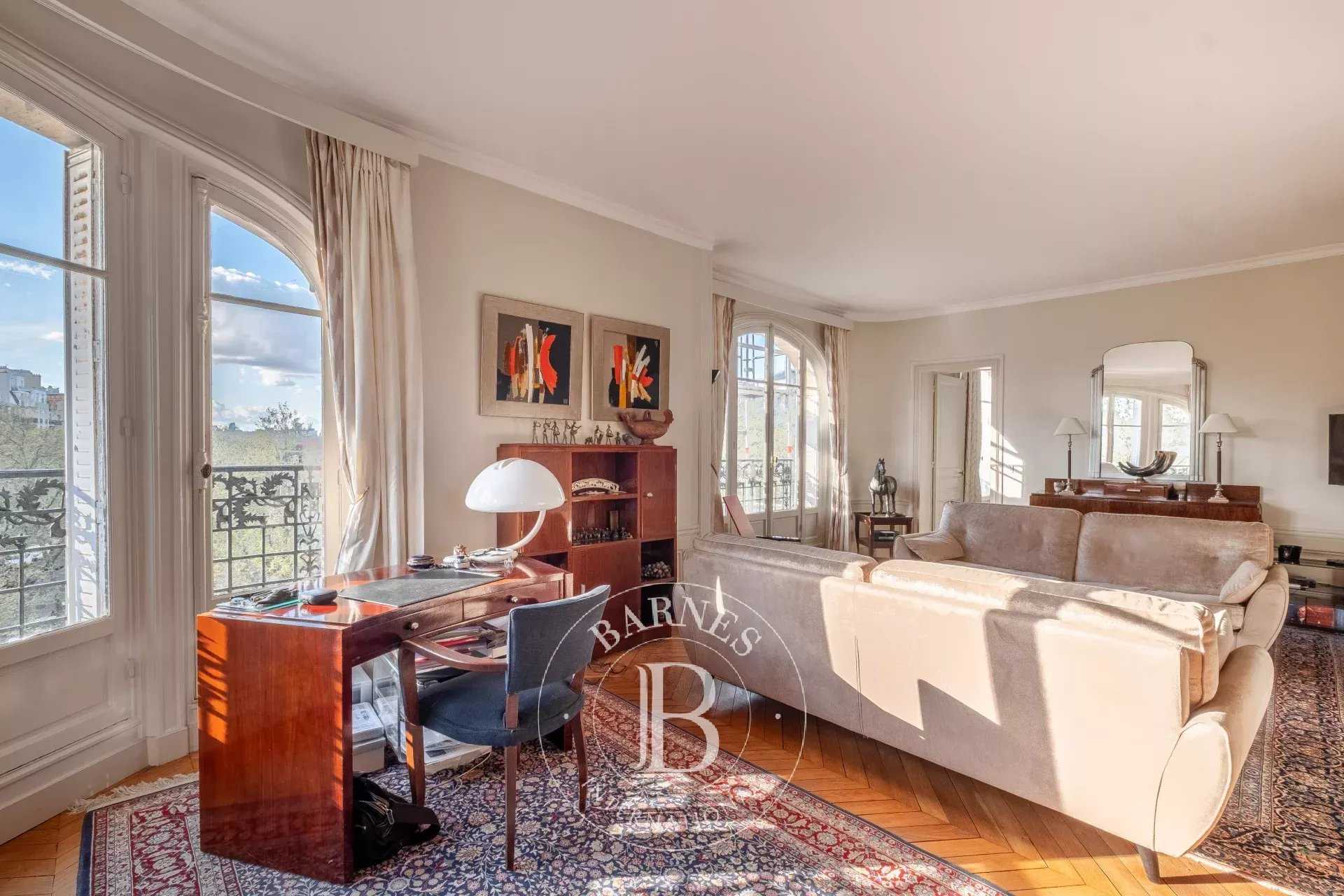 Paris  - Apartment 2 Bedrooms