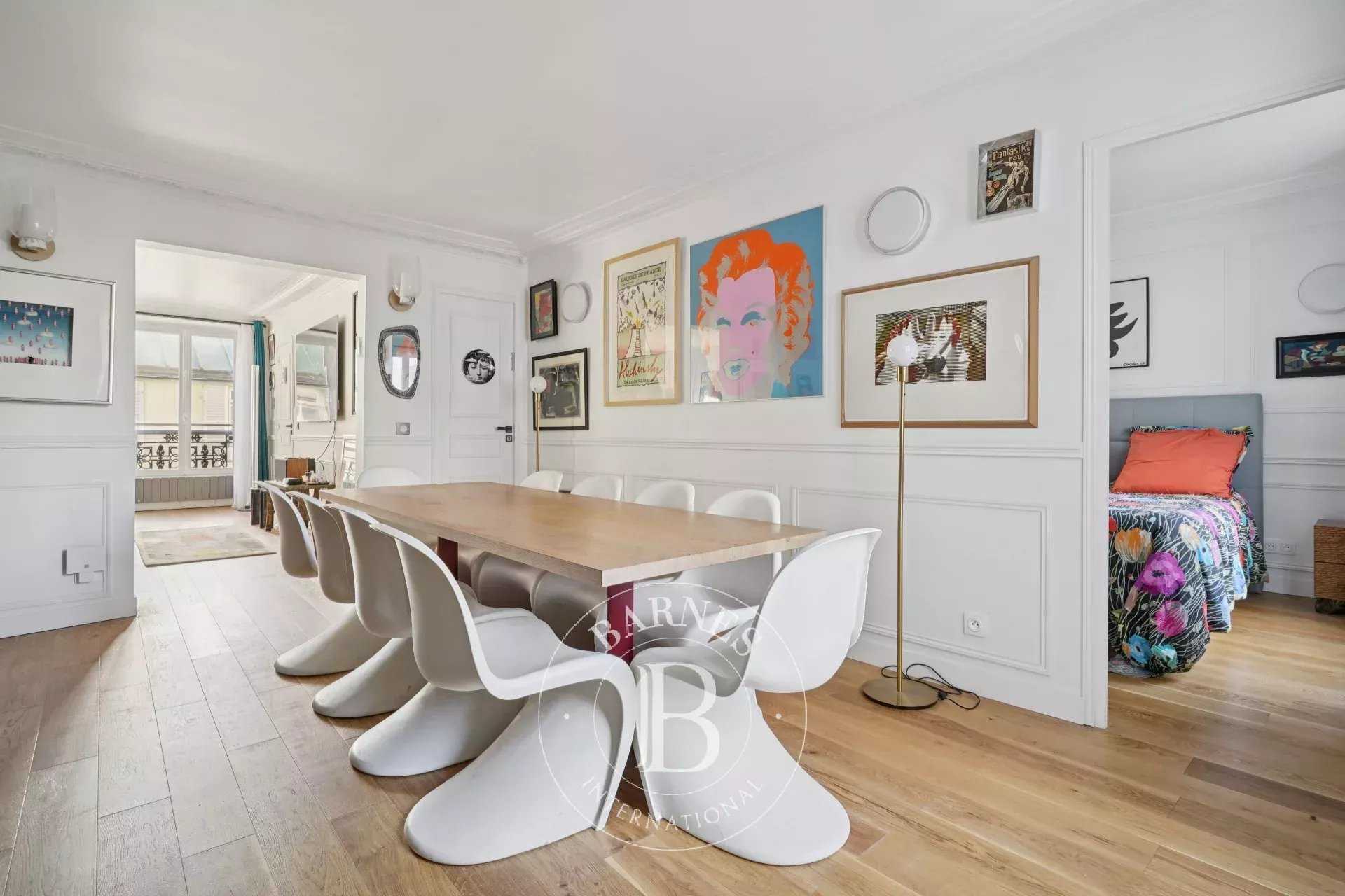 Paris  - Appartement 5 Pi&egrave;ces 3 Chambres