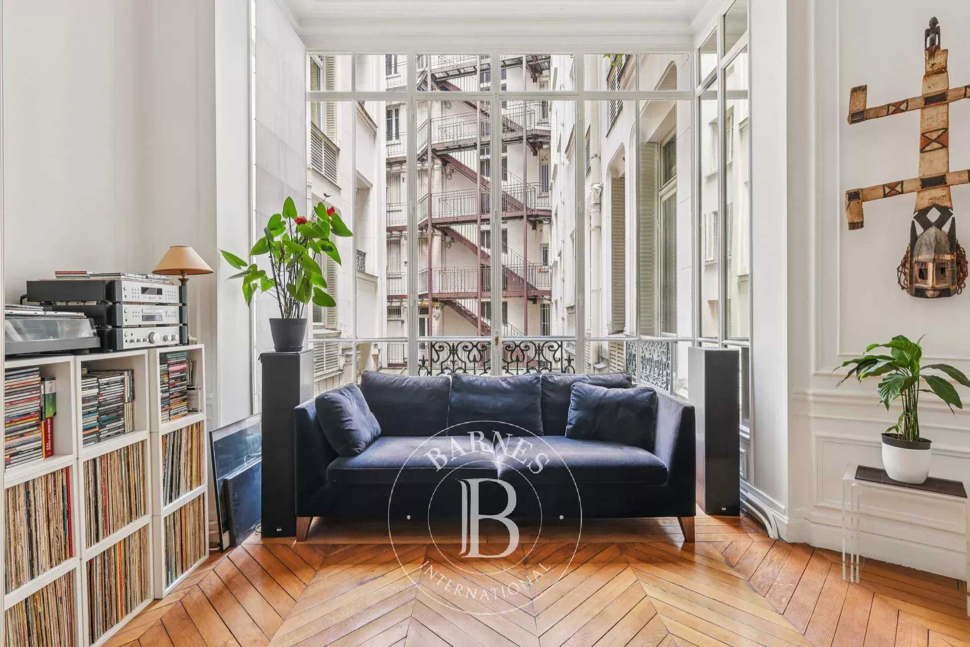 Paris  - Appartement 5 Pi&egrave;ces 3 Chambres