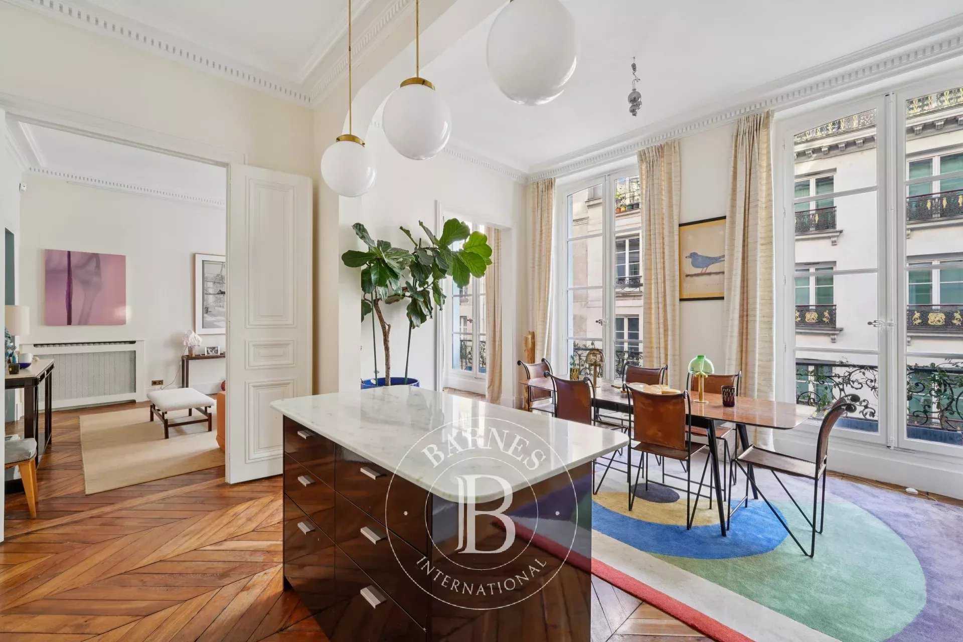 Paris  - Appartement 4 Pi&egrave;ces 2 Chambres