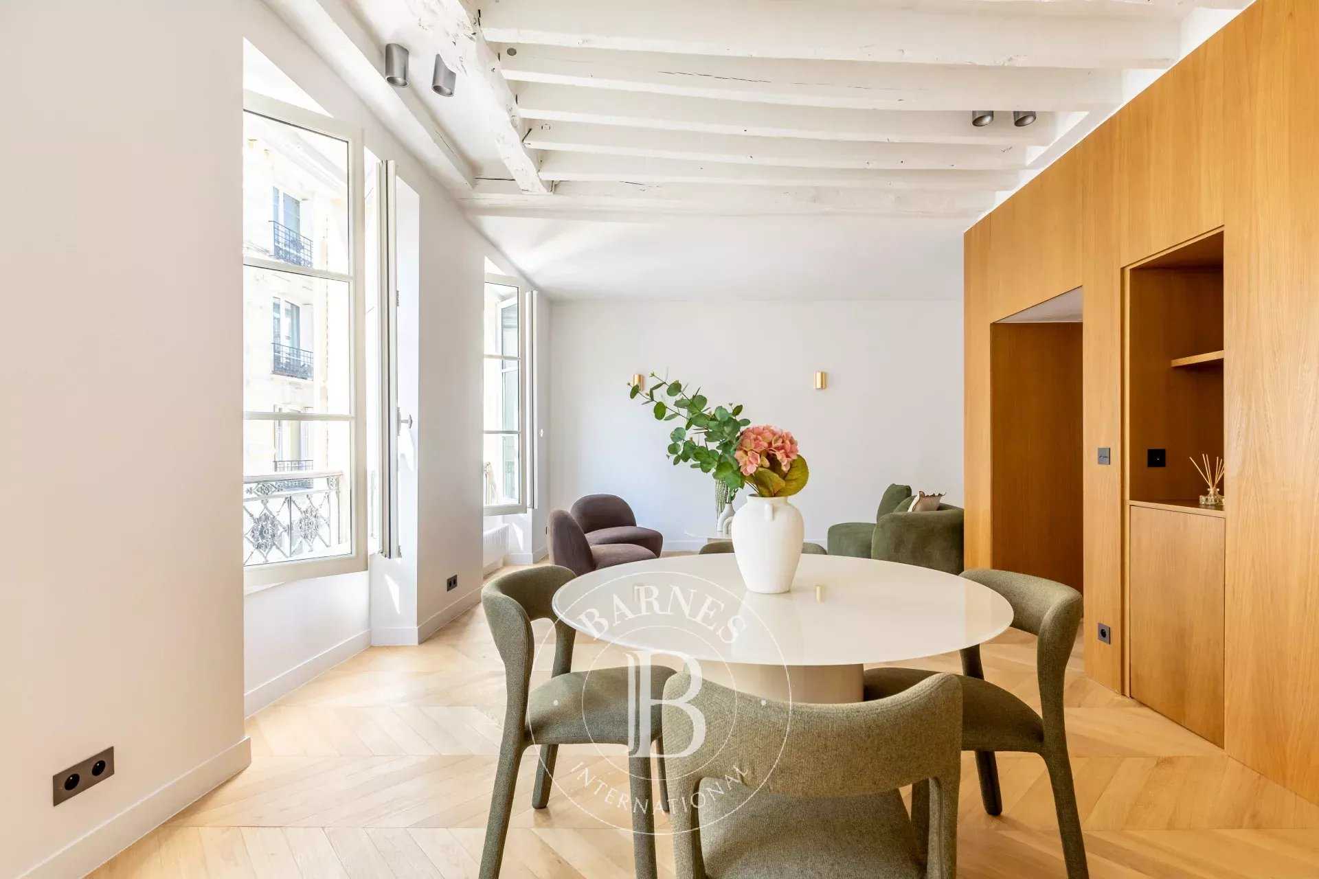 Paris  - Appartement 3 Pi&egrave;ces 2 Chambres