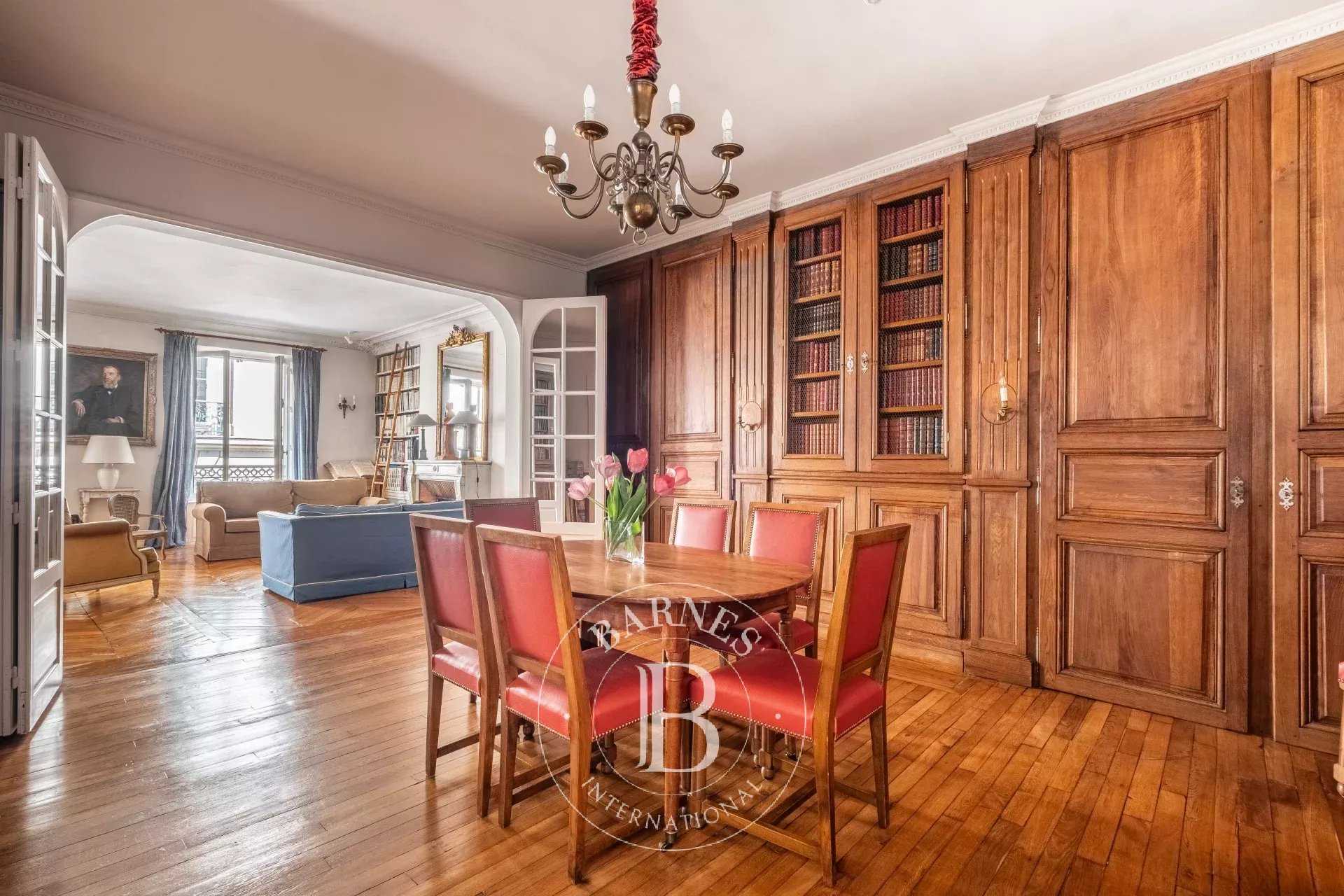 Paris  - Appartement 6 Pi&egrave;ces 4 Chambres