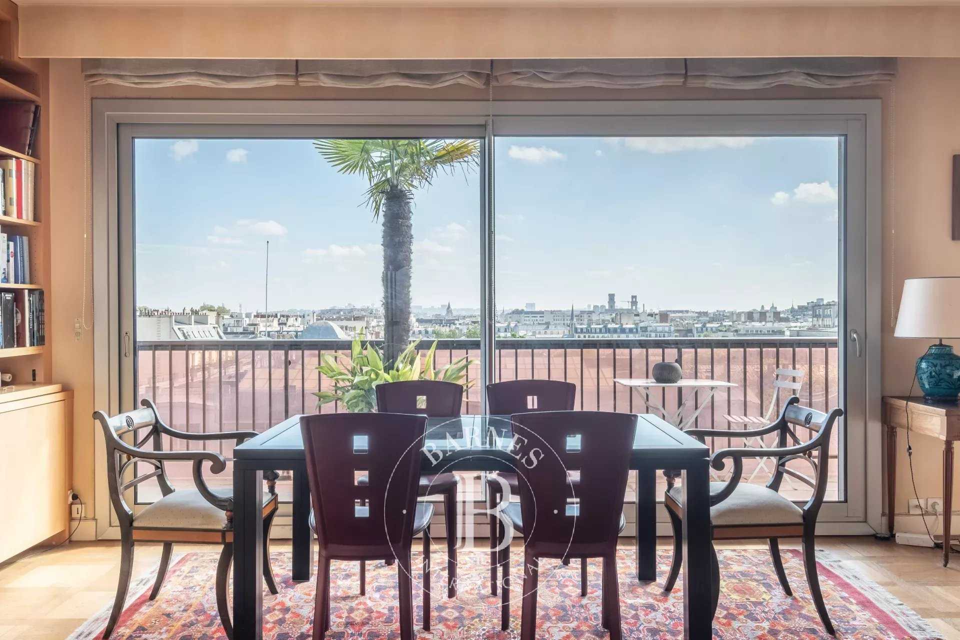 Paris  - Appartement 5 Pi&egrave;ces 3 Chambres