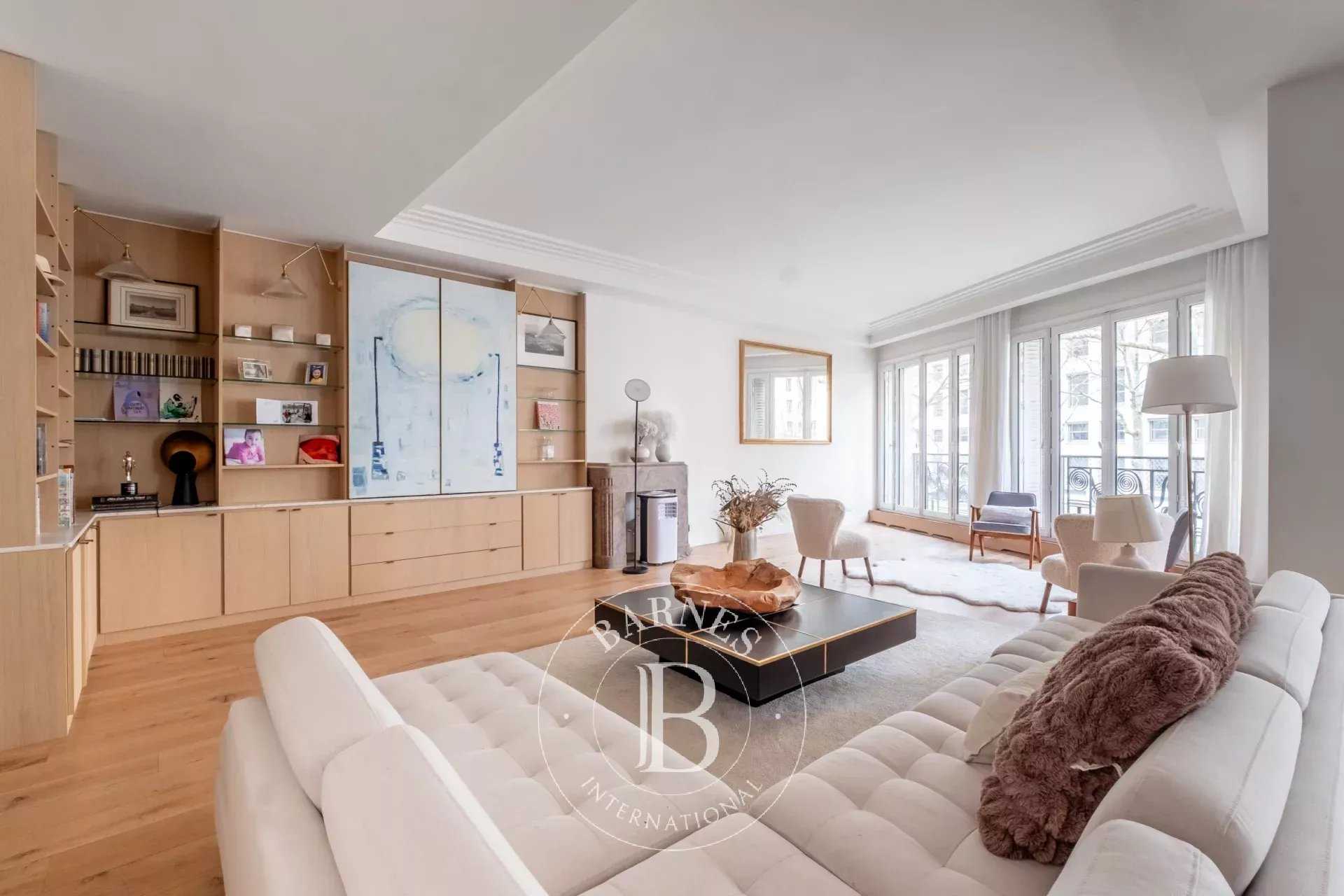 Paris  - Apartment 5 Bedrooms