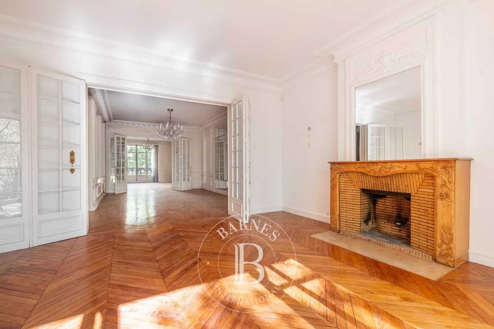 Apartment Paris 75007  -  ref 86848217 (picture 1)