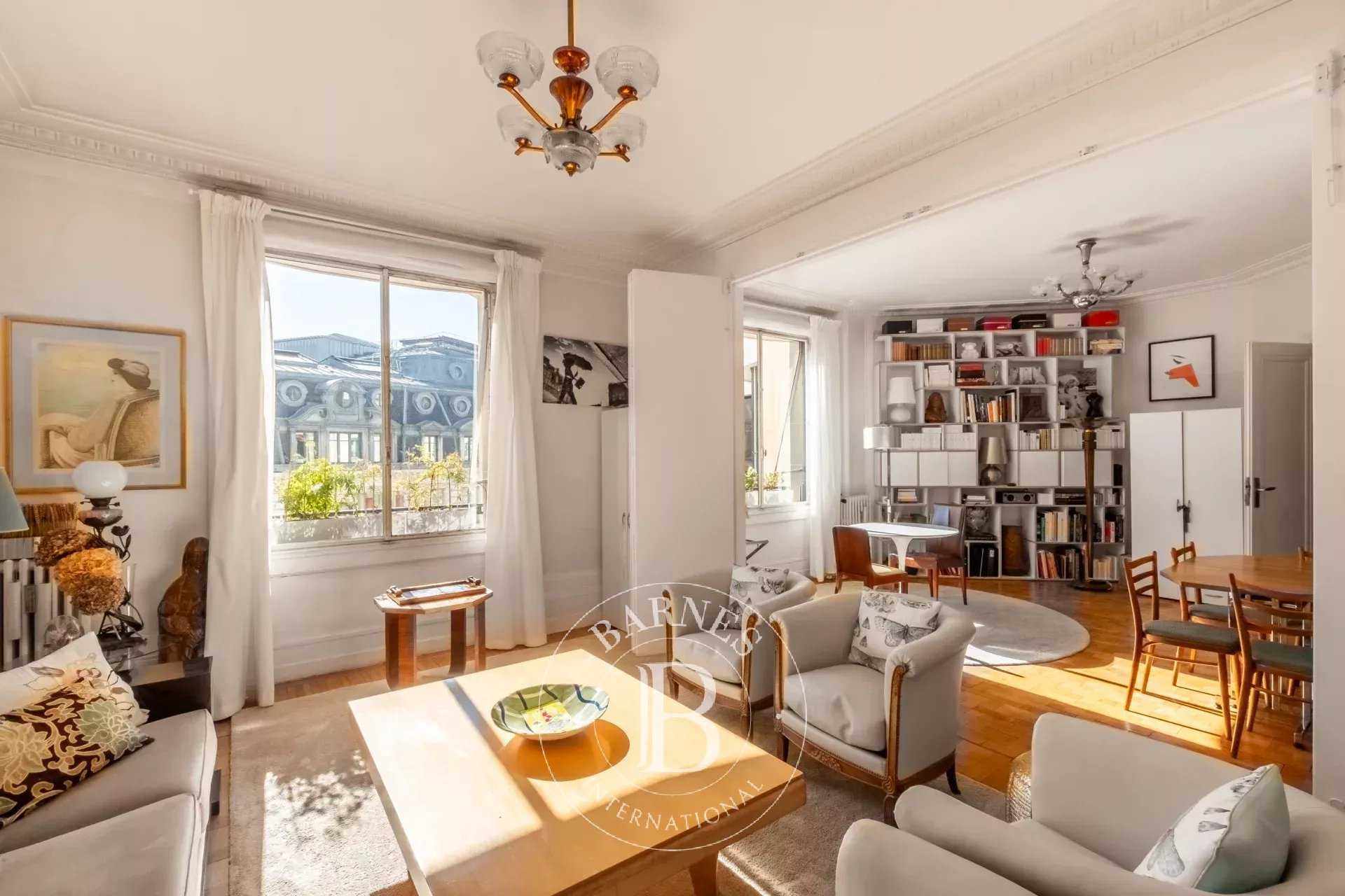 Apartment Paris 75007  -  ref 85684792 (picture 1)