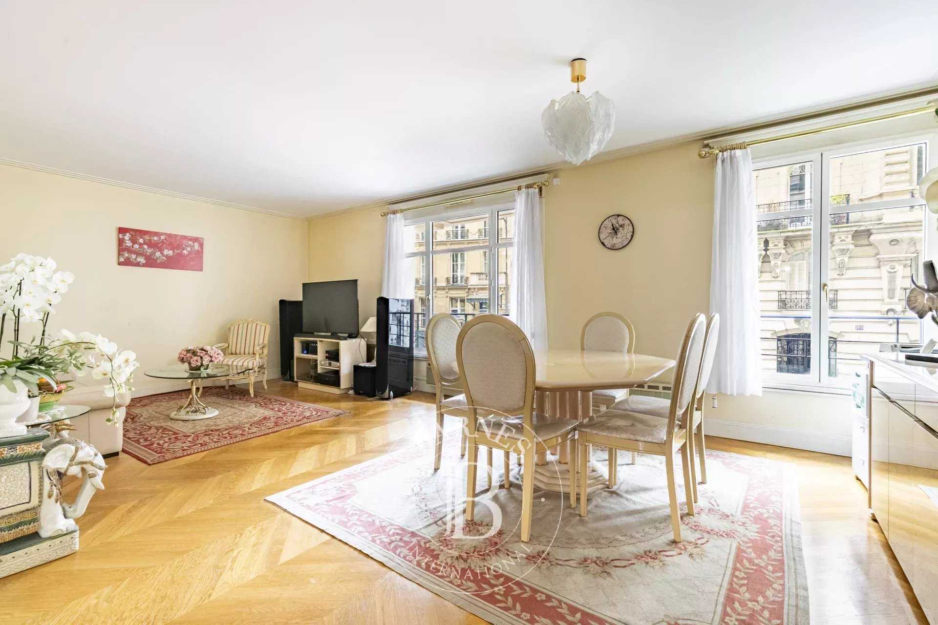 Paris  - Appartement 3 Pièces 2 Chambres