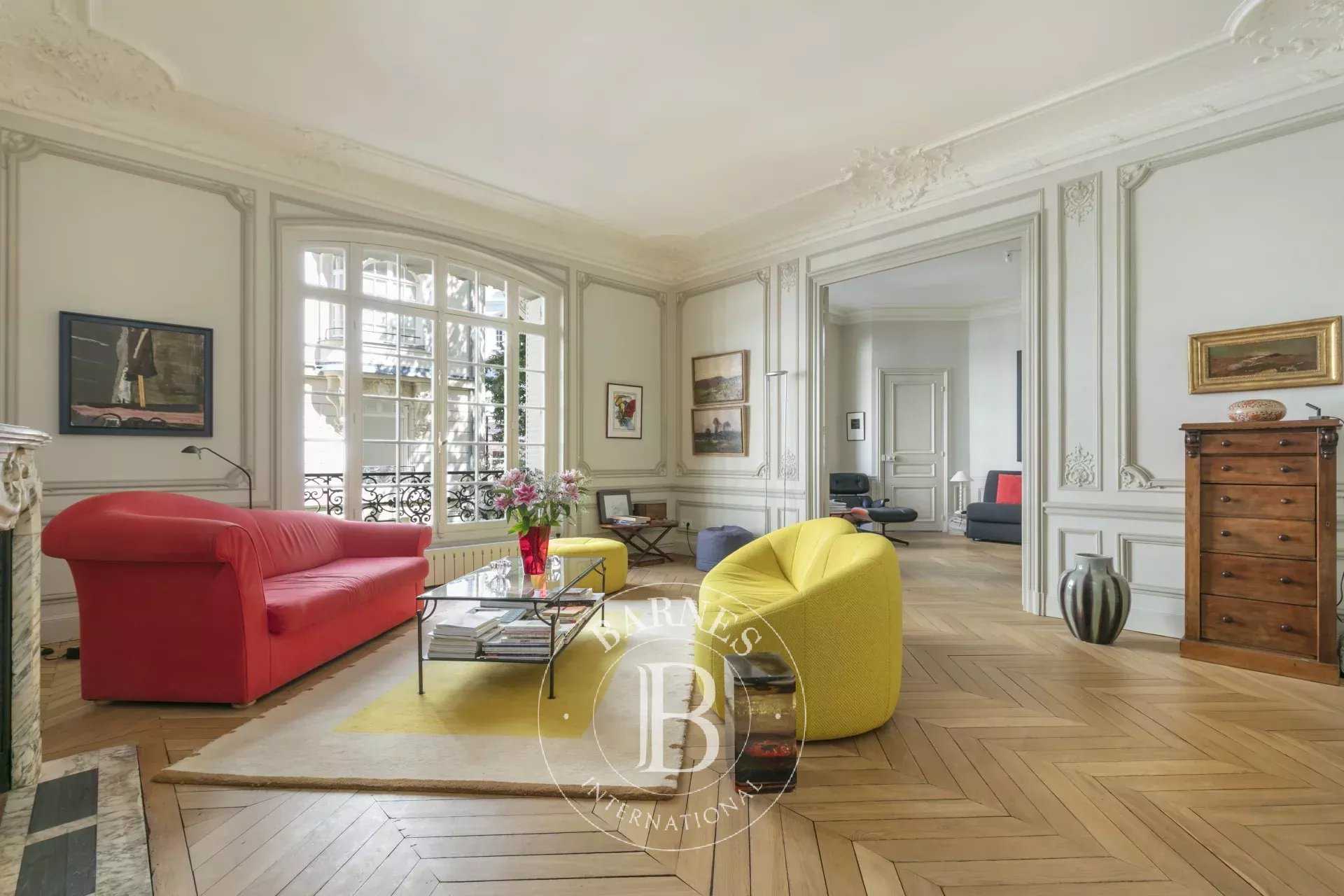 Apartment Paris 75007  -  ref 85974857 (picture 1)