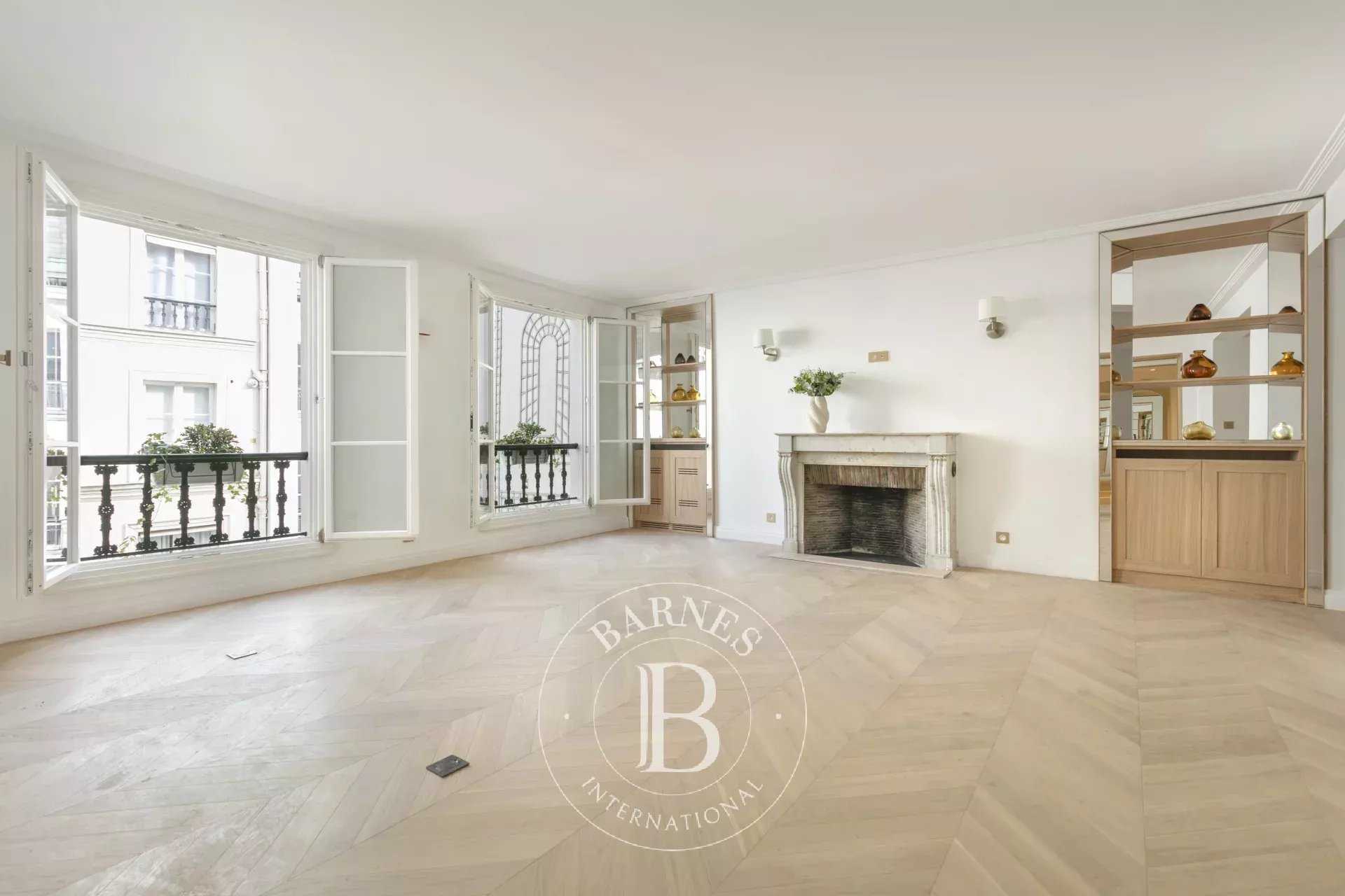 Paris  - Appartement 4 Pièces 2 Chambres