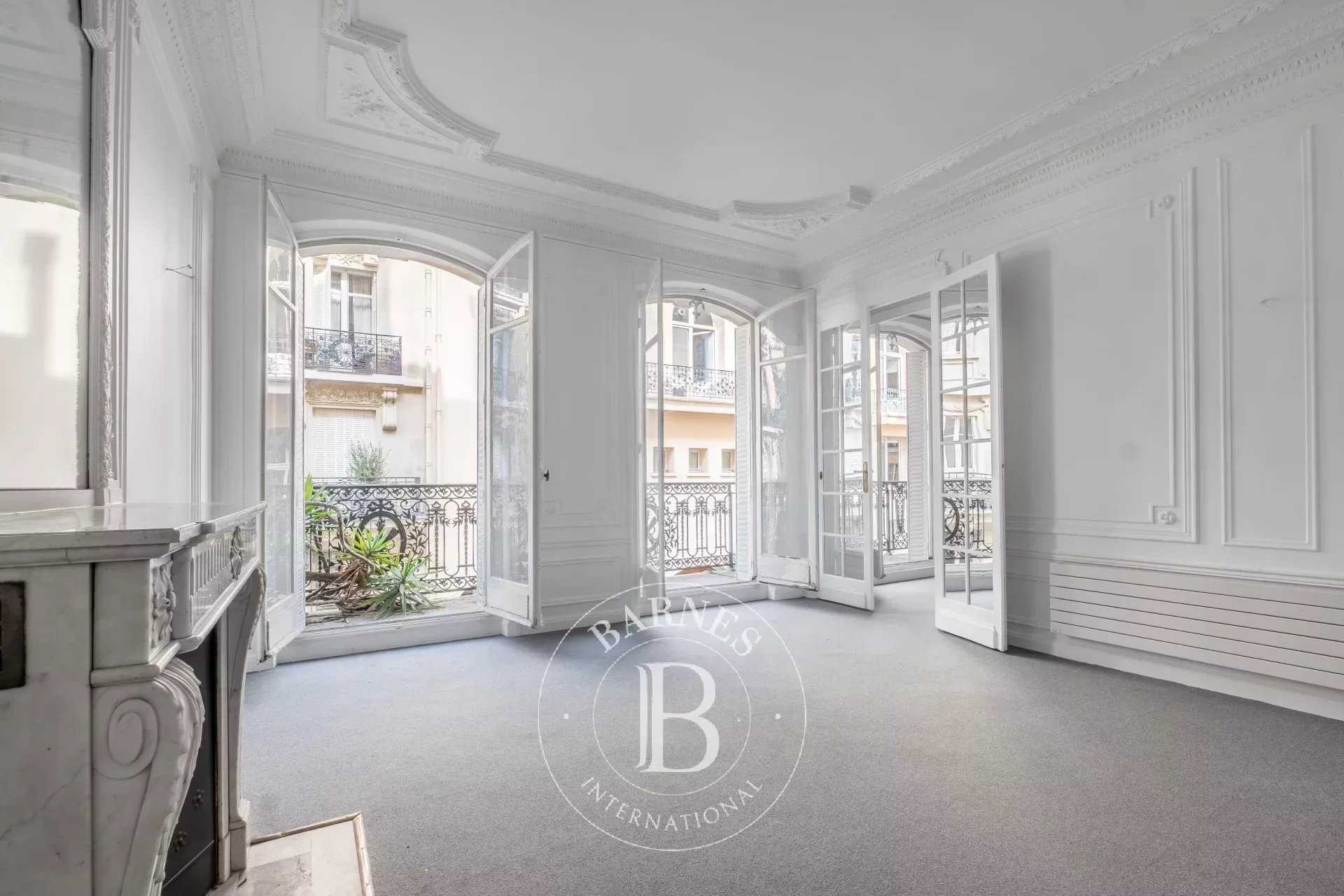 Apartment Paris 75007  -  ref 85864865 (picture 1)