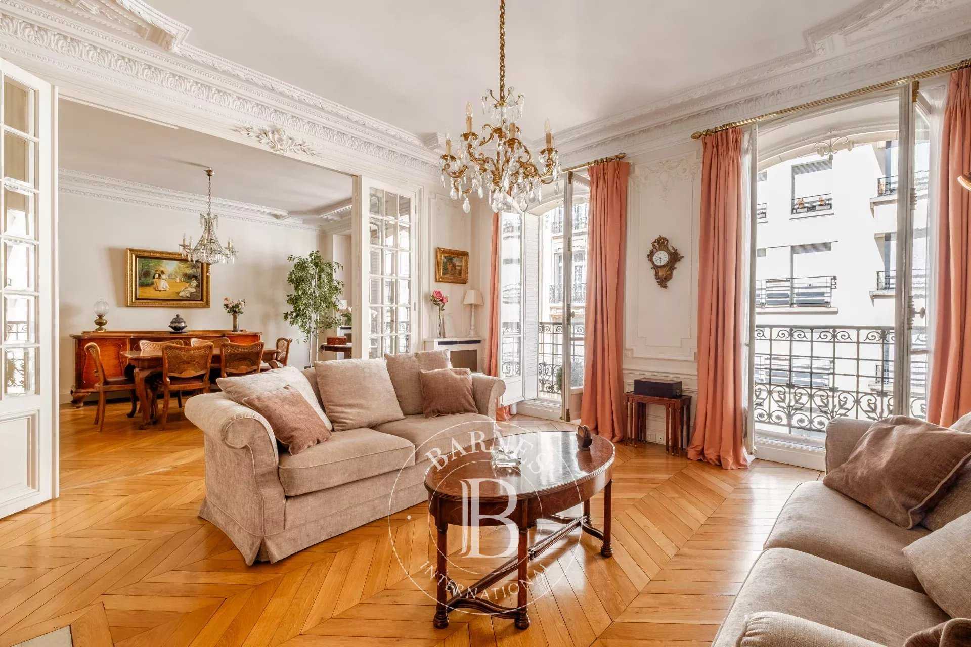 Apartment Paris 75007  -  ref 85840750 (picture 2)