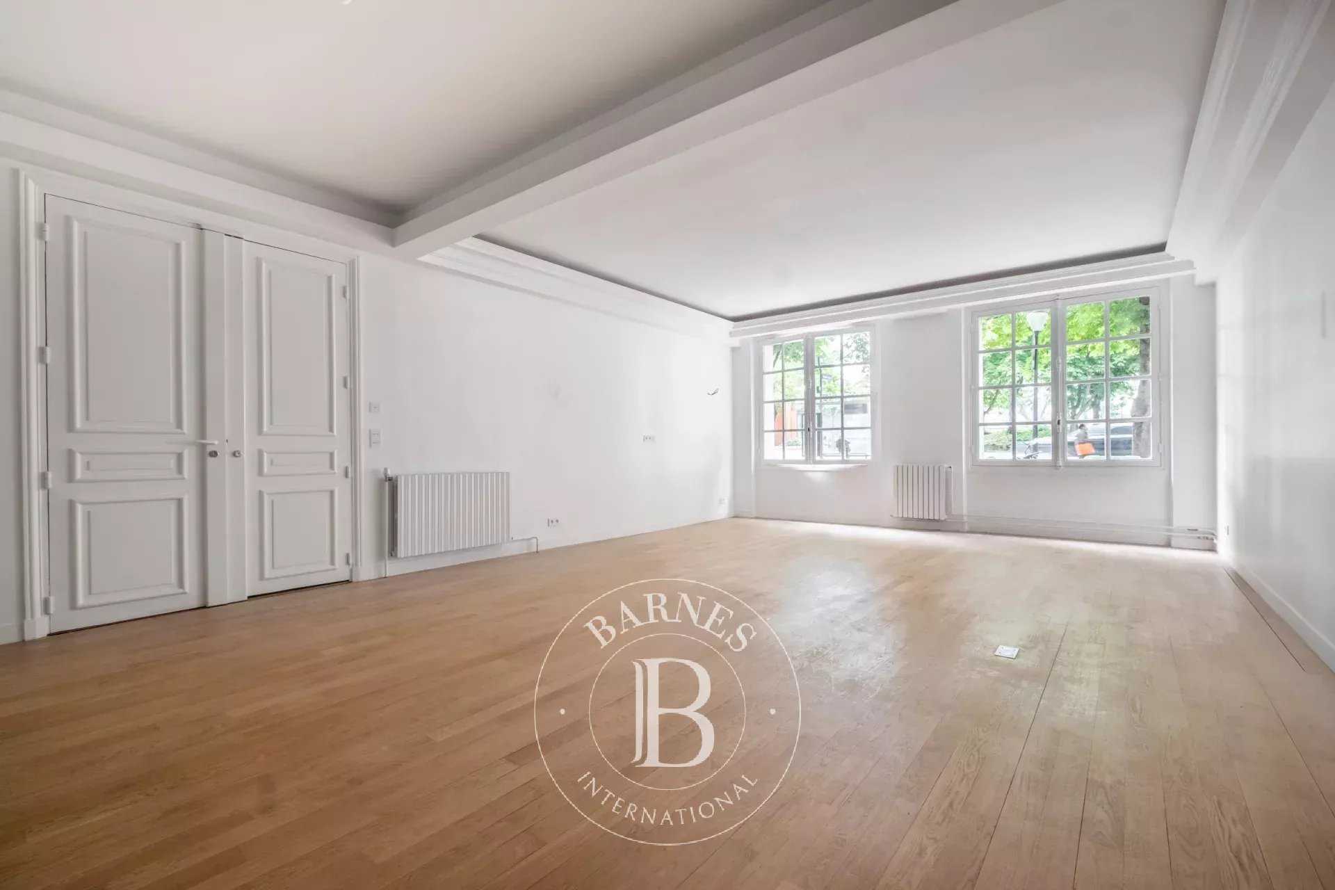 Apartment Paris 75007  -  ref 85935552 (picture 2)