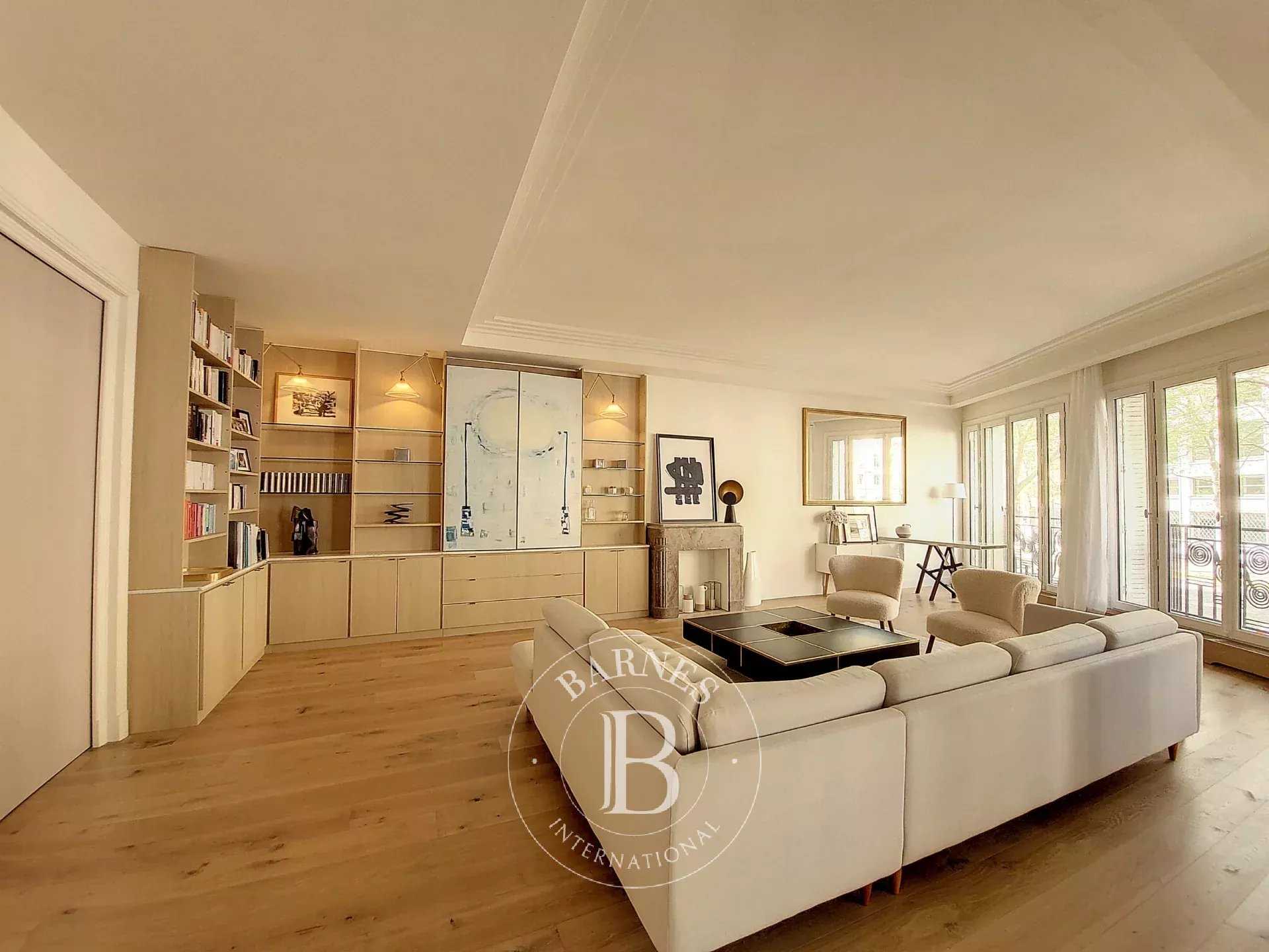 Appartement Paris 75007  -  ref 85621689 (picture 1)