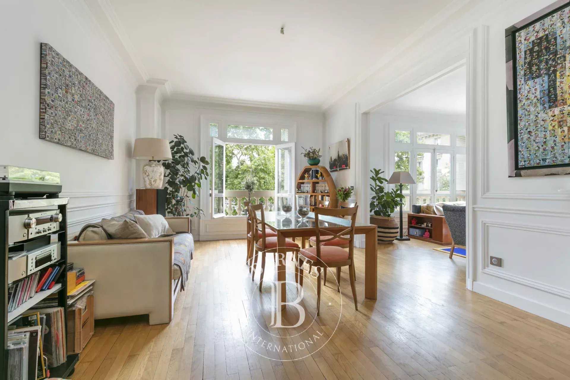Appartement Paris 75007  -  ref 85962741 (picture 2)