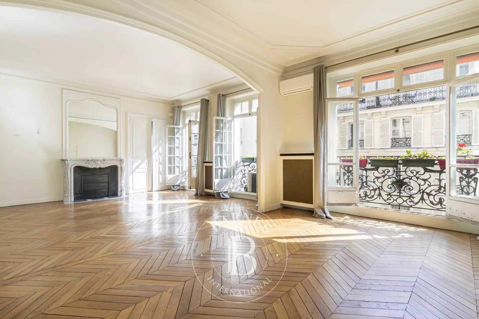 Appartement Paris 75007  -  ref 86100515 (picture 1)