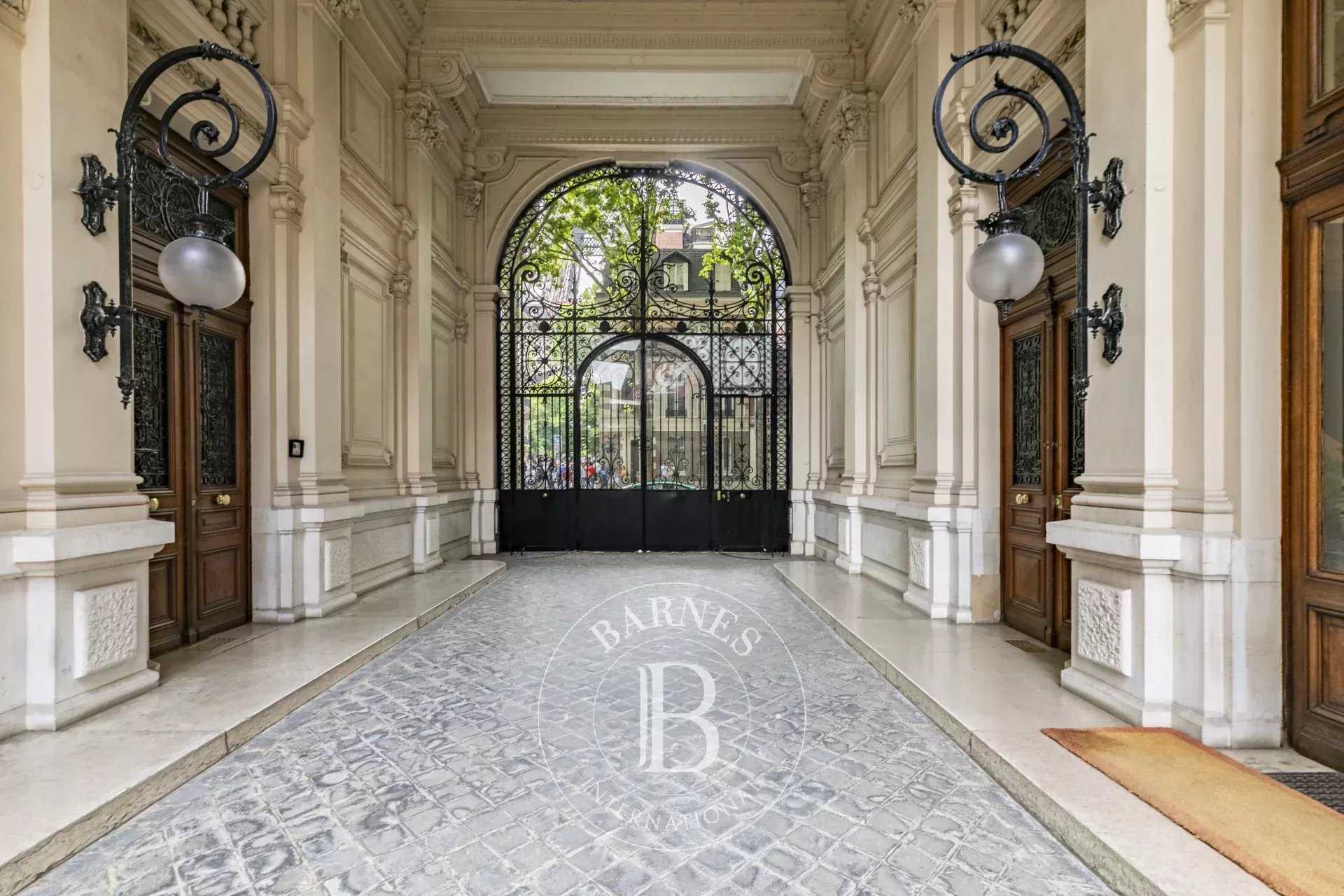 Apartment Paris 75007  -  ref 85999381 (picture 1)