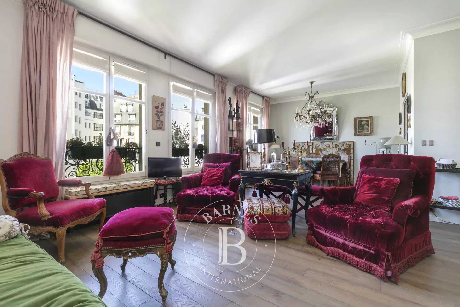 Appartement Paris 75007  -  ref 85840581 (picture 2)