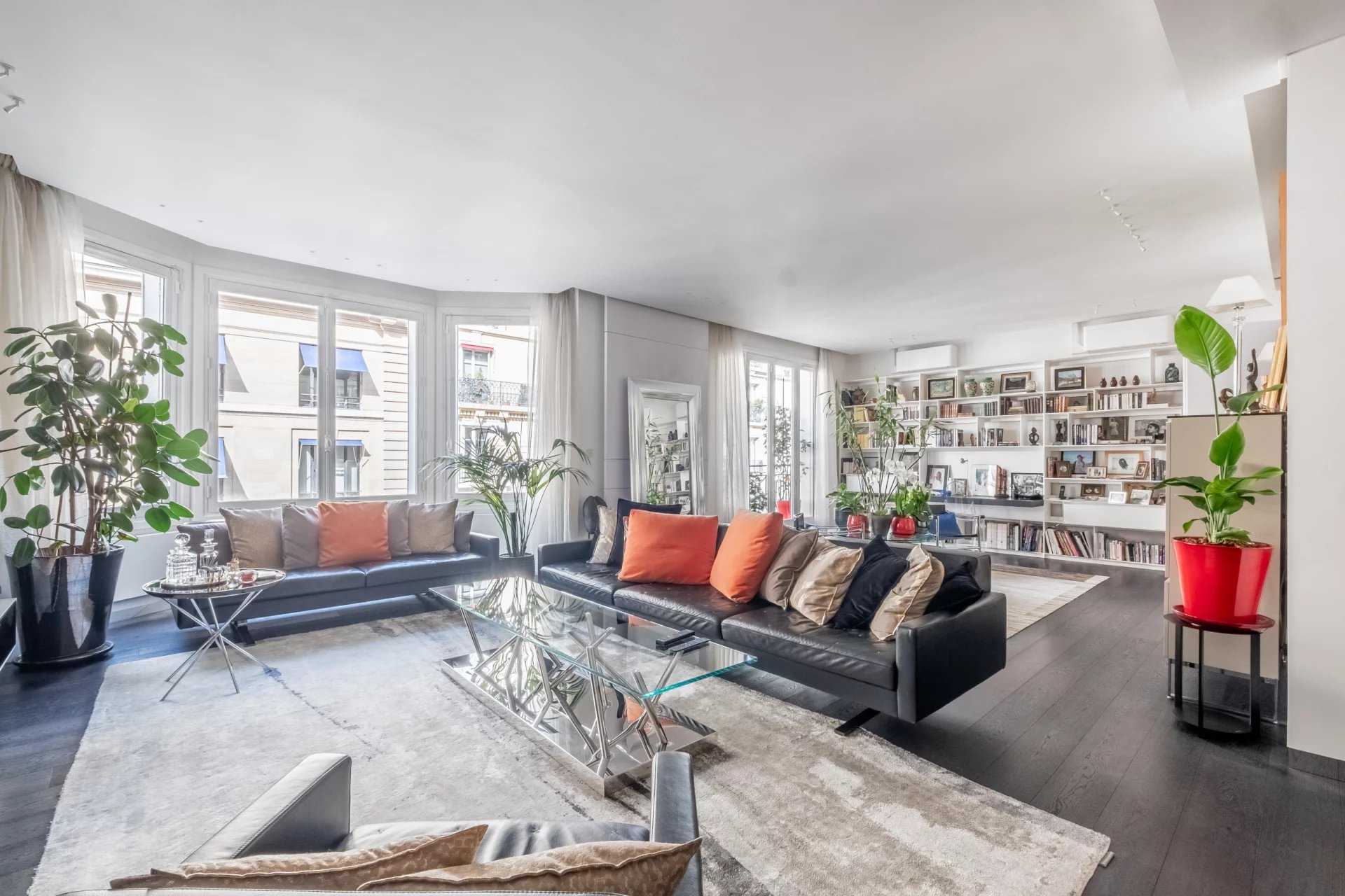 Apartment Paris 75007  -  ref 85747071 (picture 1)