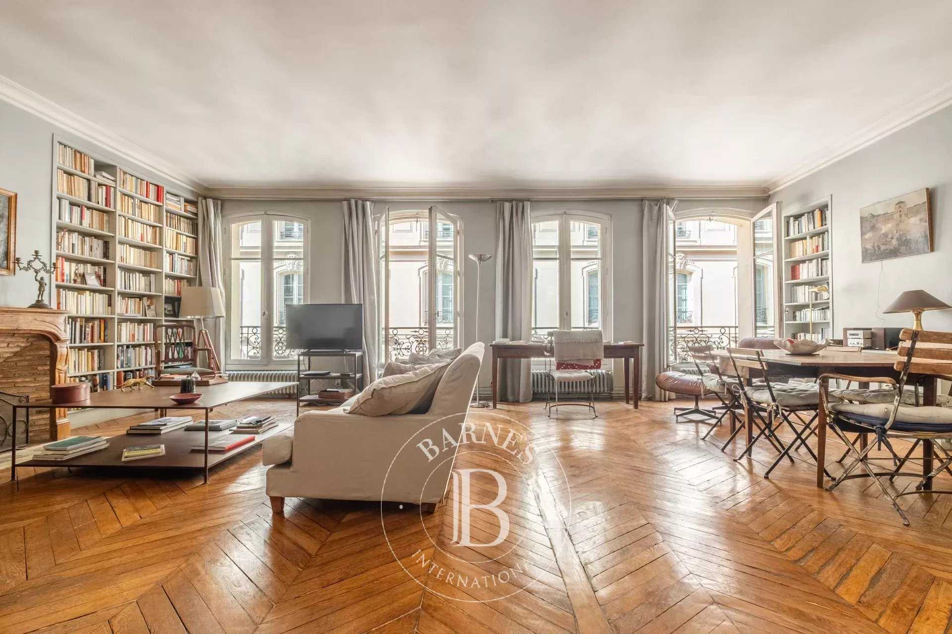 Paris  - Appartement 4 Pi&egrave;ces 2 Chambres