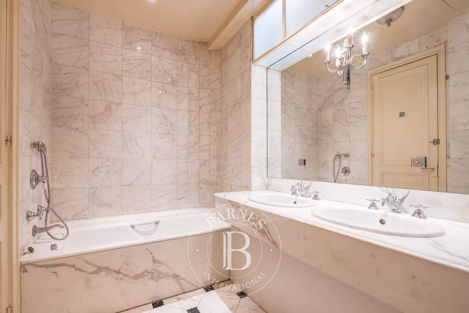 Paris  - Apartment 4 Bedrooms - picture 17