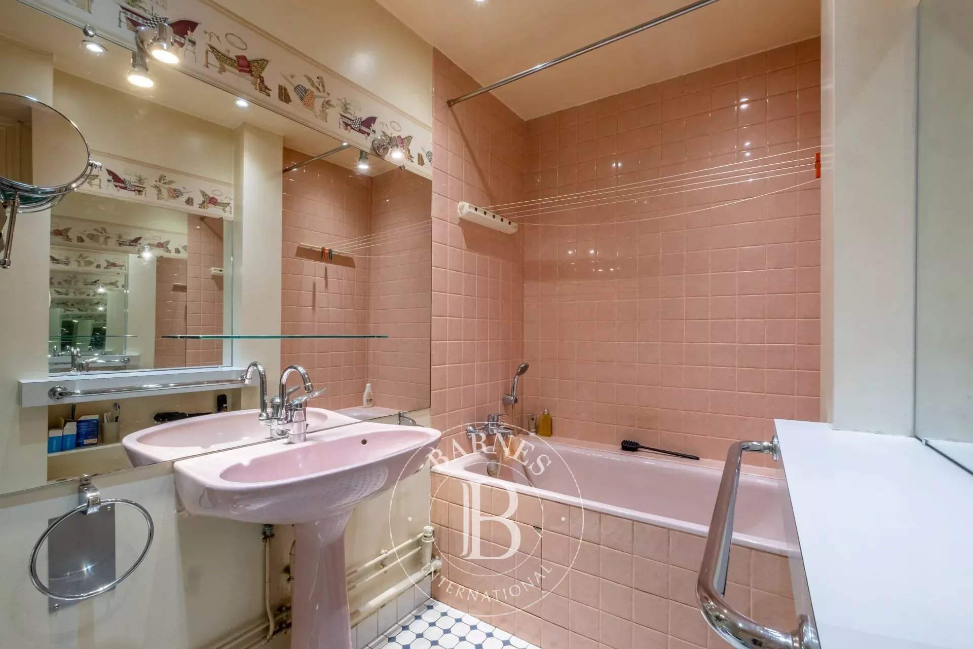 Paris  - Appartement 5 Pi&egrave;ces 3 Chambres - picture 10