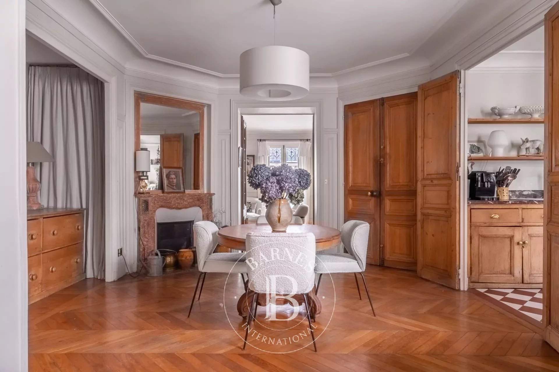 Paris  - Apartment 2 Bedrooms - picture 2