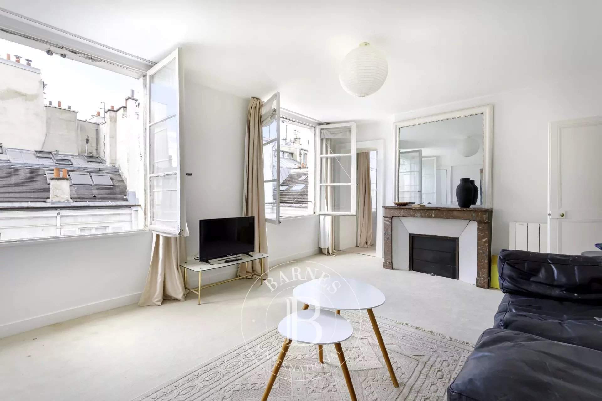 Paris  - Apartment 3 Bedrooms - picture 1