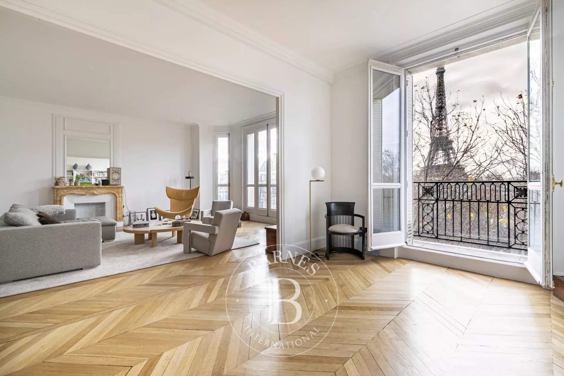 Paris  - Appartement 5 Pi&egrave;ces 3 Chambres - picture 2